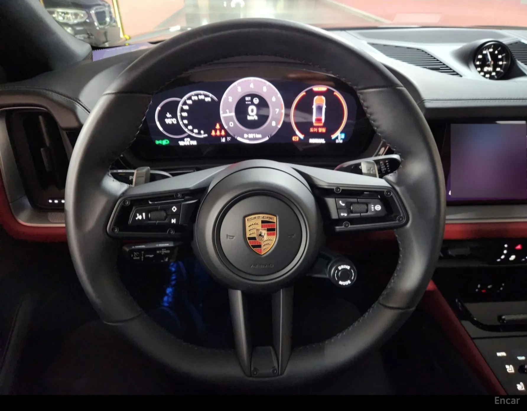 Porsche Cayenne (PO536) превью 13
