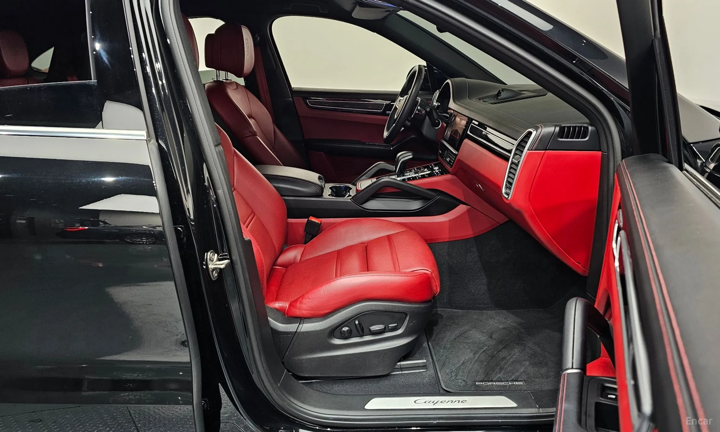 Porsche Cayenne (PO536) превью 11