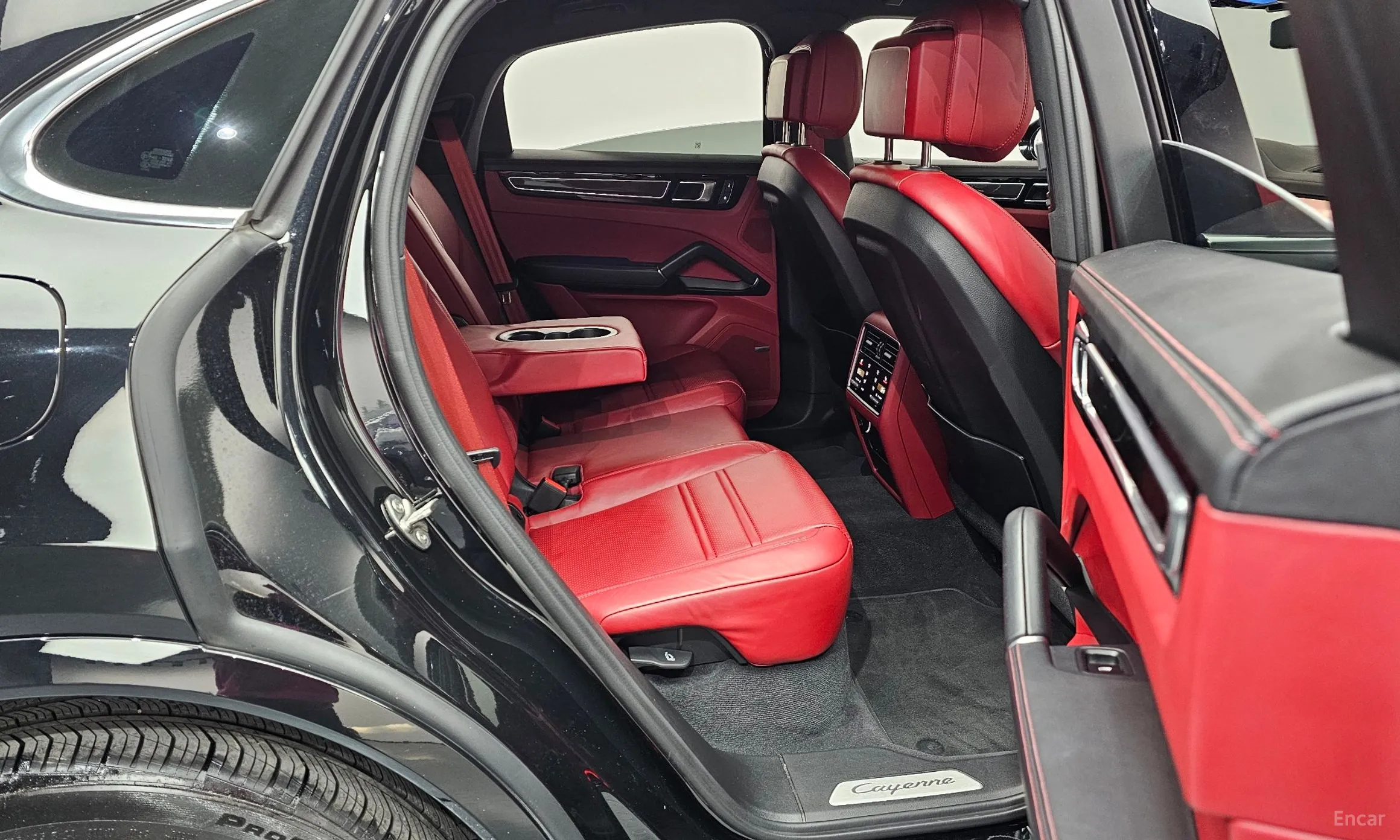 Porsche Cayenne (PO536) превью 12