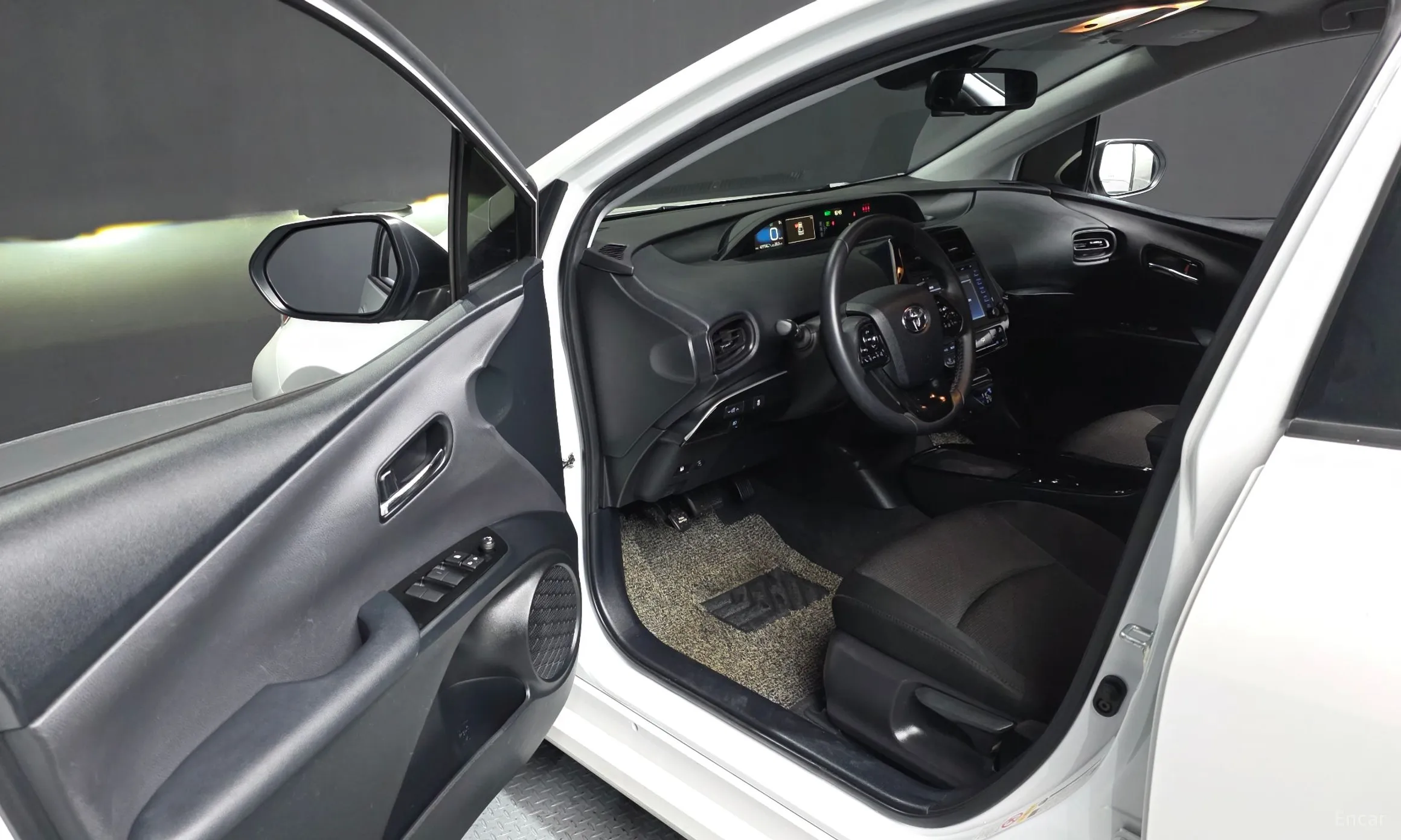 Toyota Prius 4th Generation превью 10