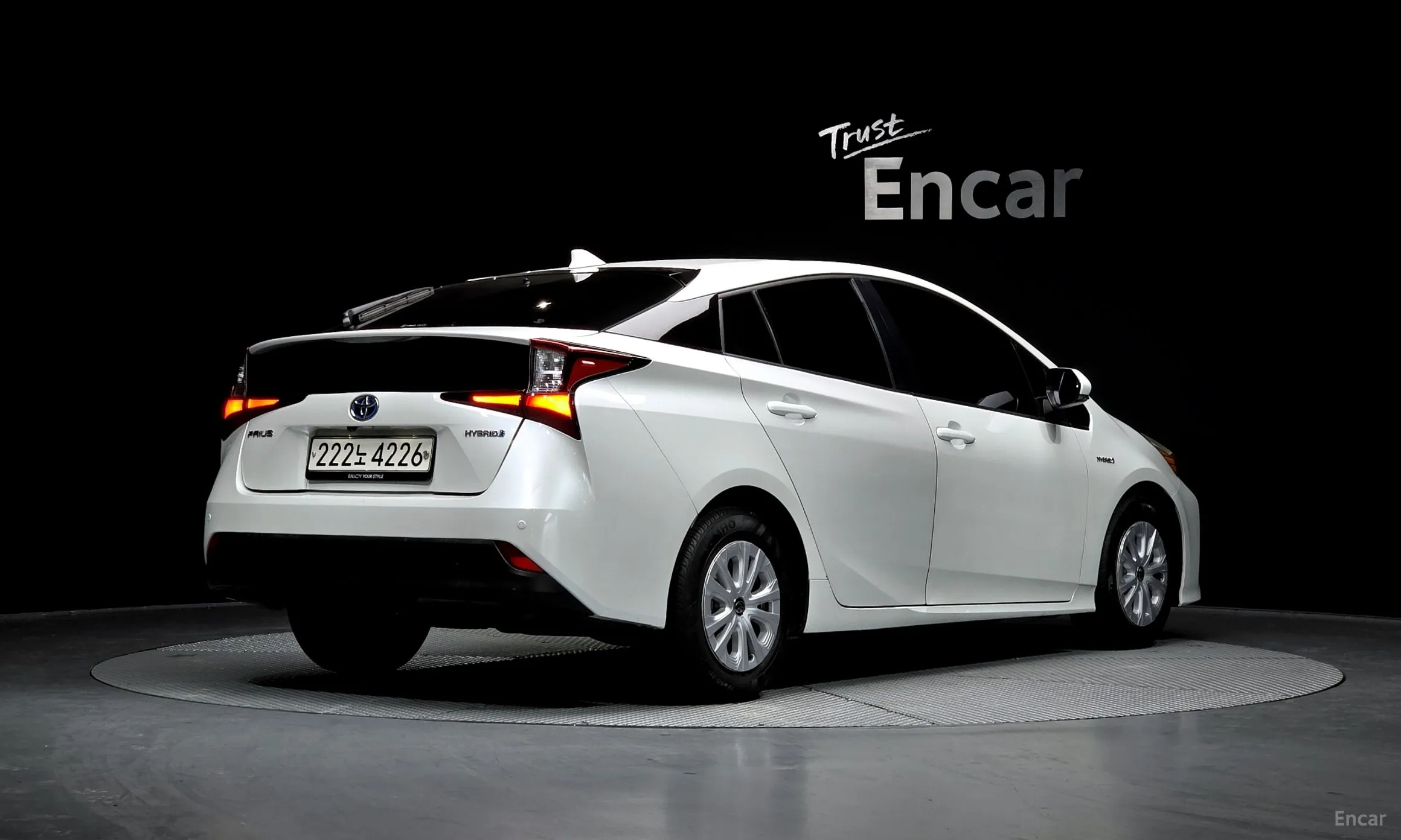 Toyota Prius 4th Generation превью 2