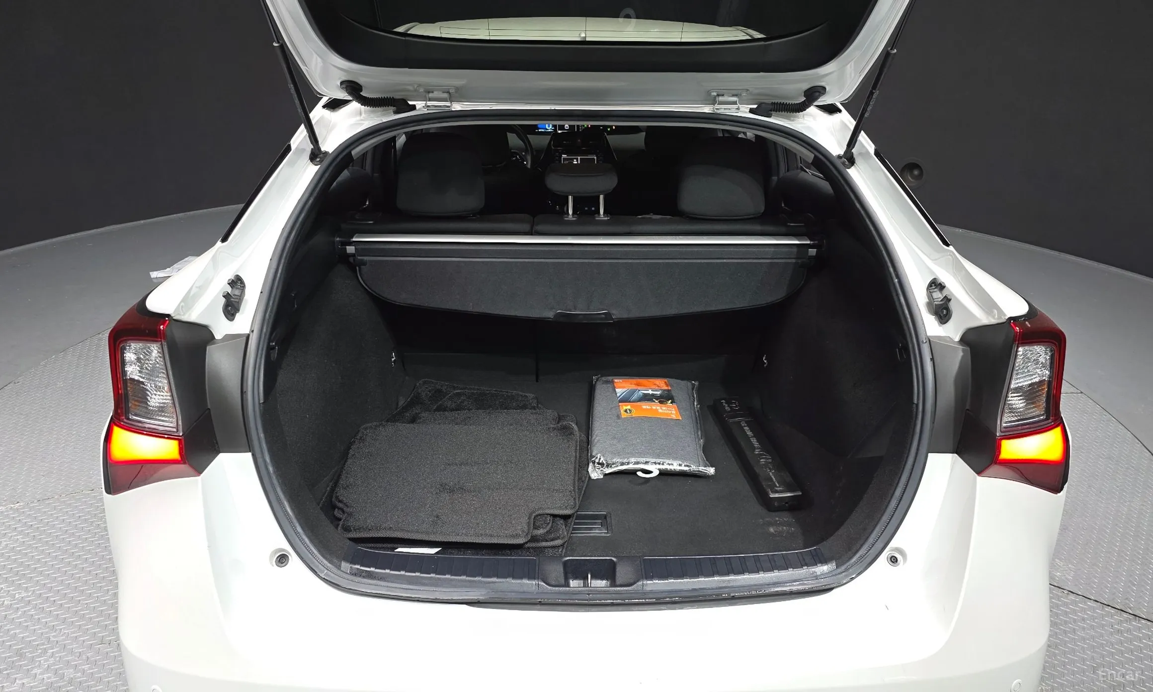 Toyota Prius 4th Generation превью 20