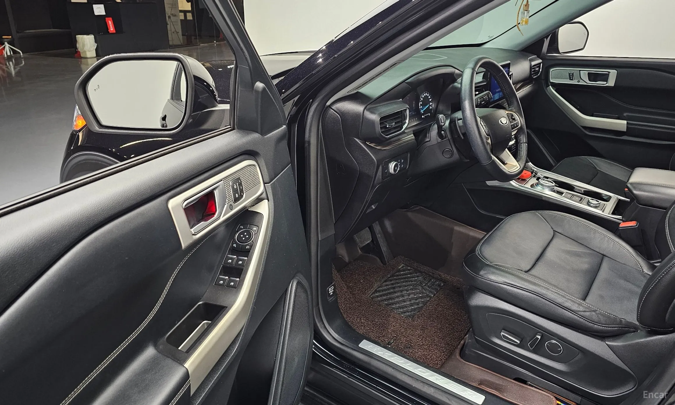 Ford Explorer 6th Generation превью 11