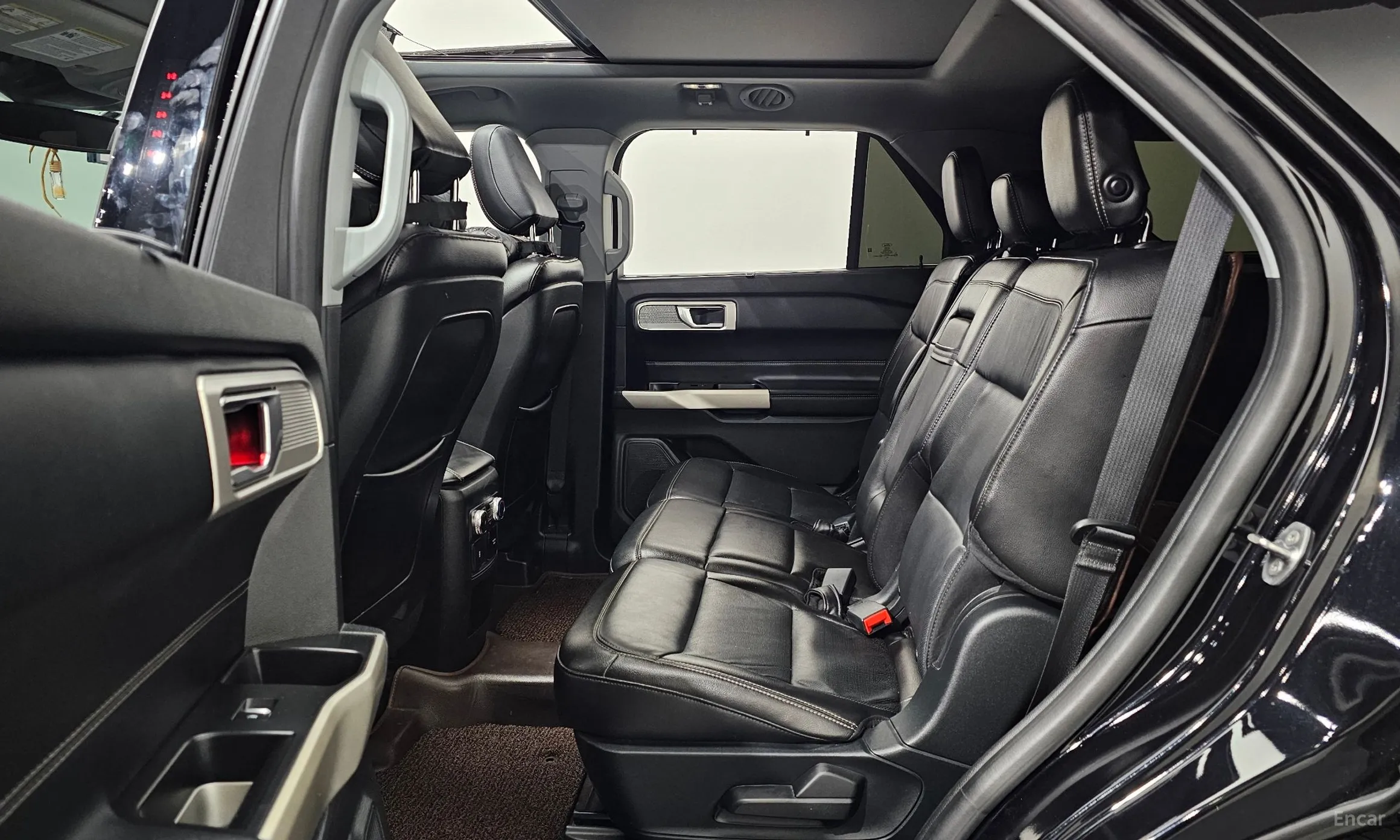 Ford Explorer 6th Generation превью 13