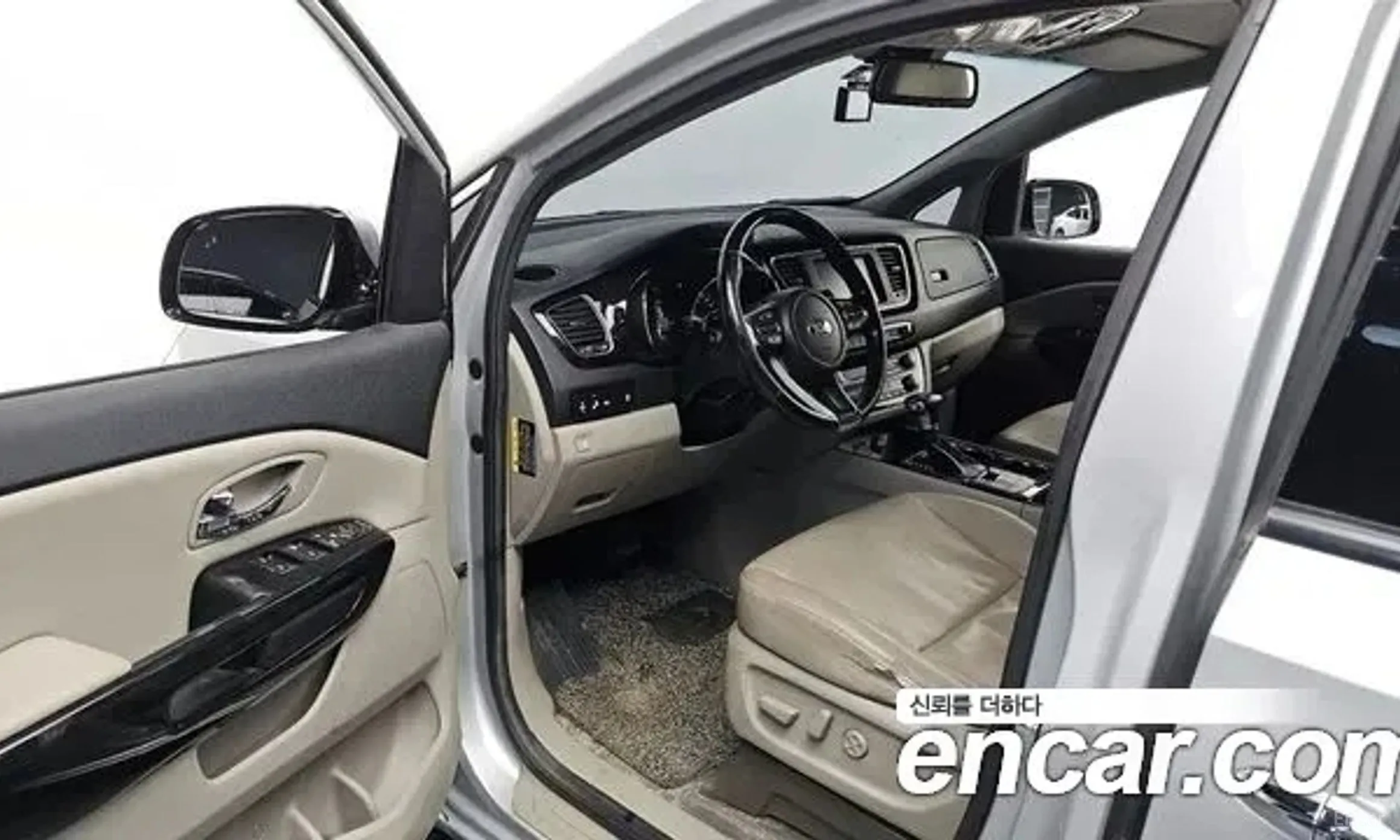 Kia Carnival превью 11