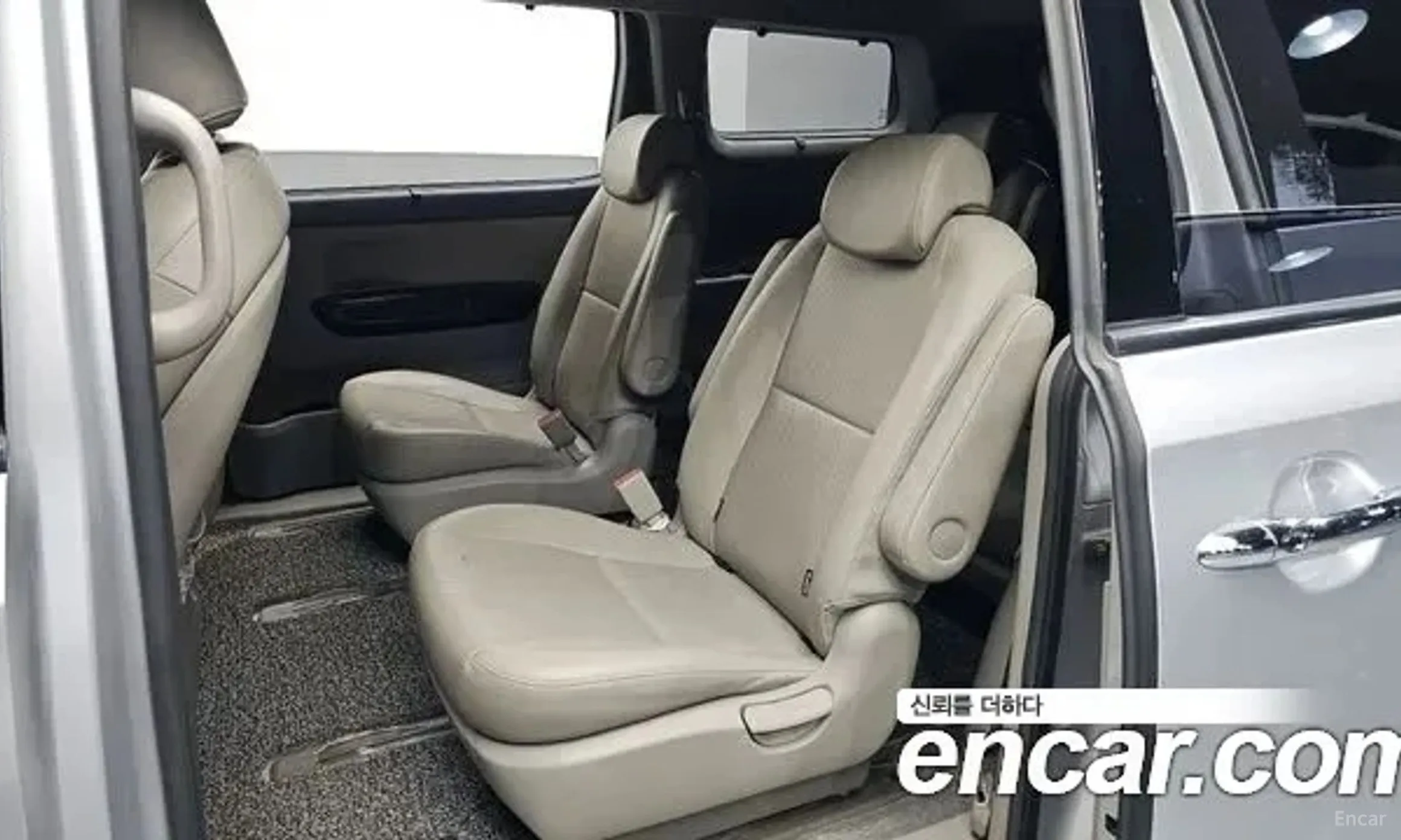 Kia Carnival превью 12