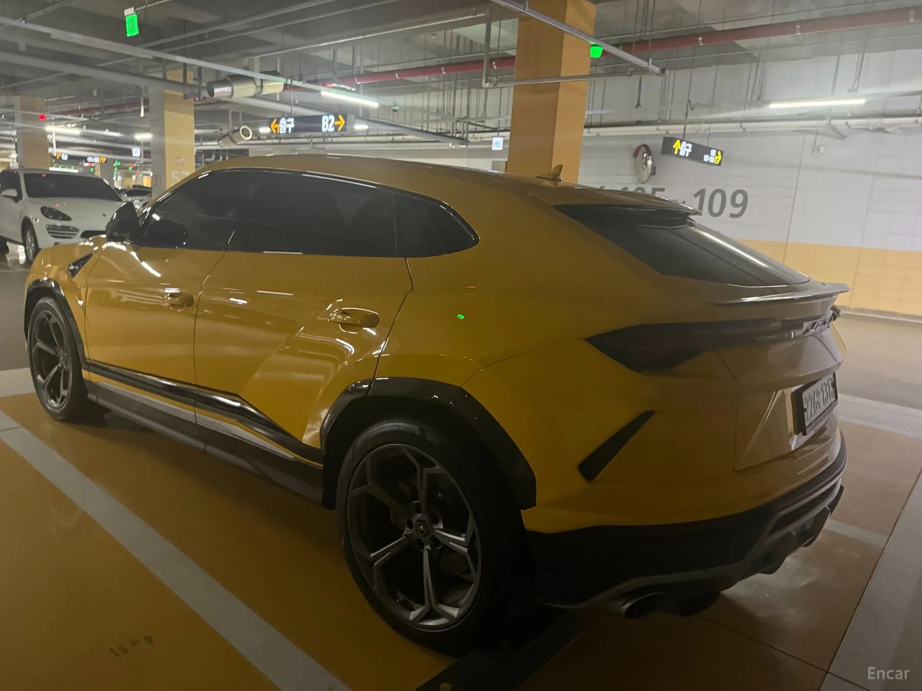 Lamborghini Urus превью 15