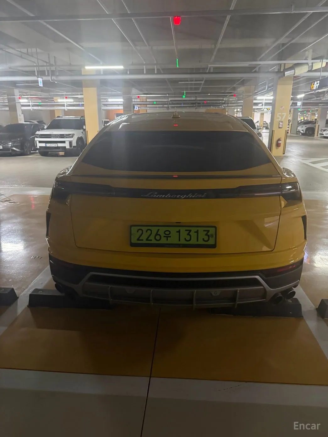 Lamborghini Urus превью 17