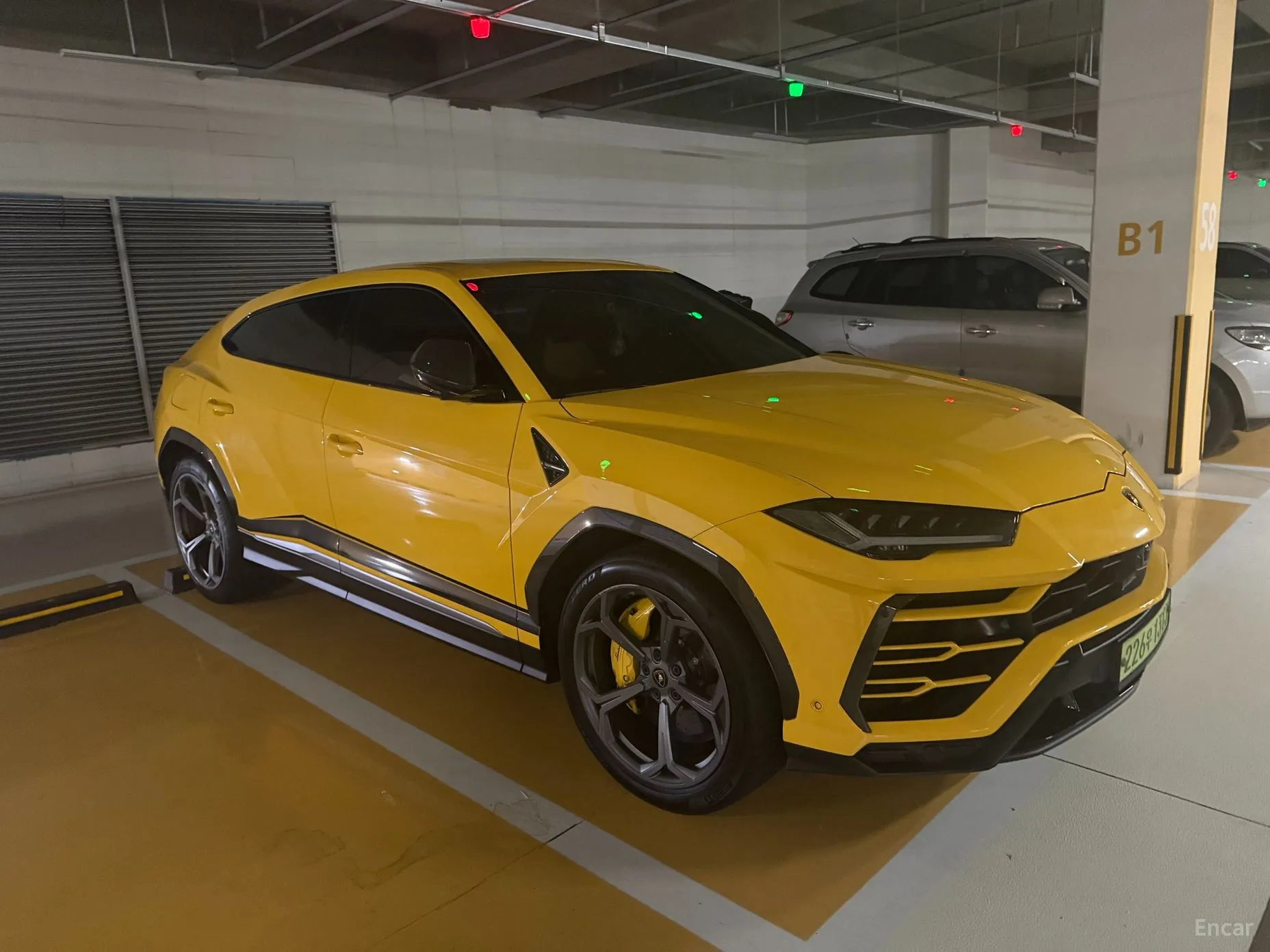 Lamborghini Urus превью 18
