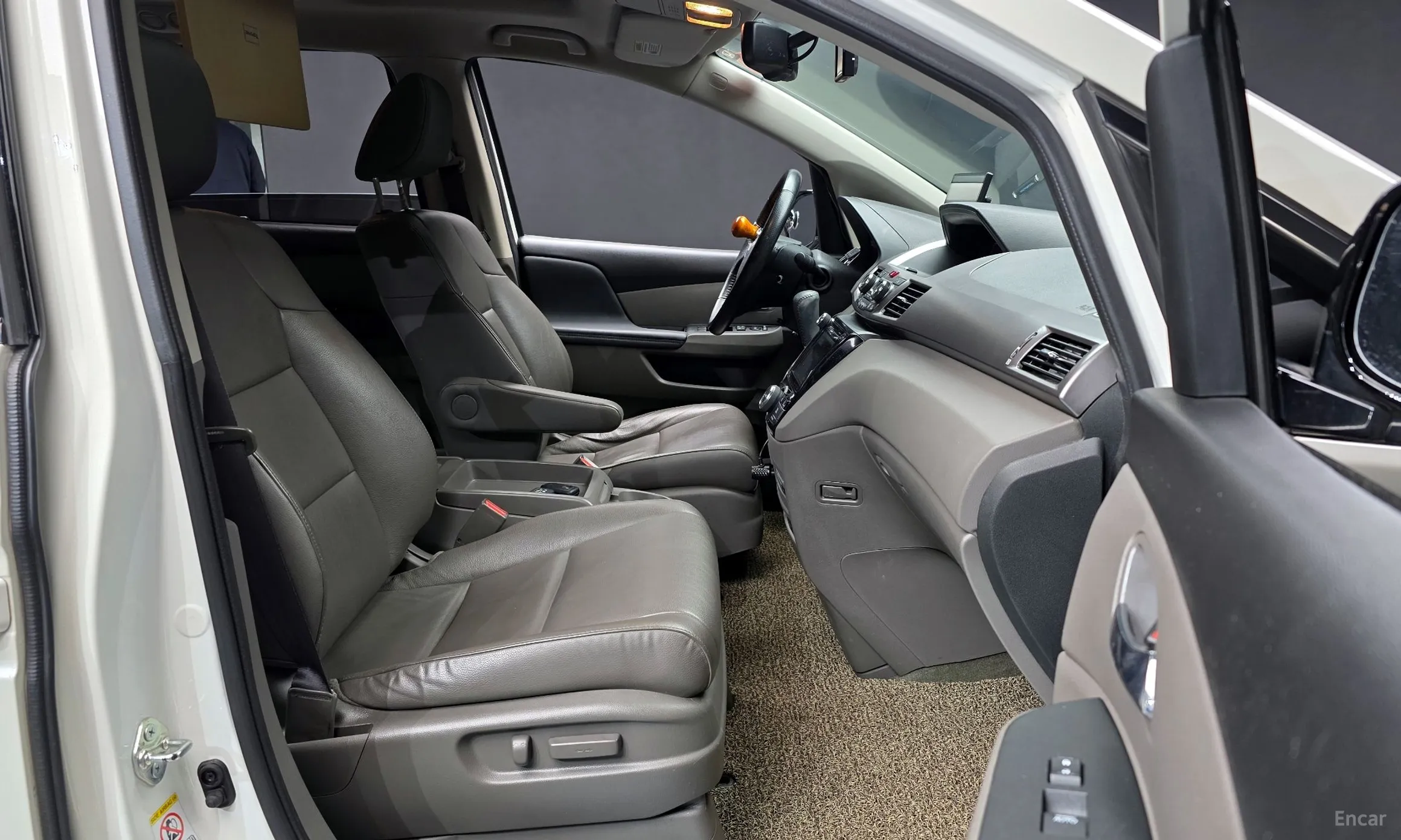 Honda Odyssey превью 11