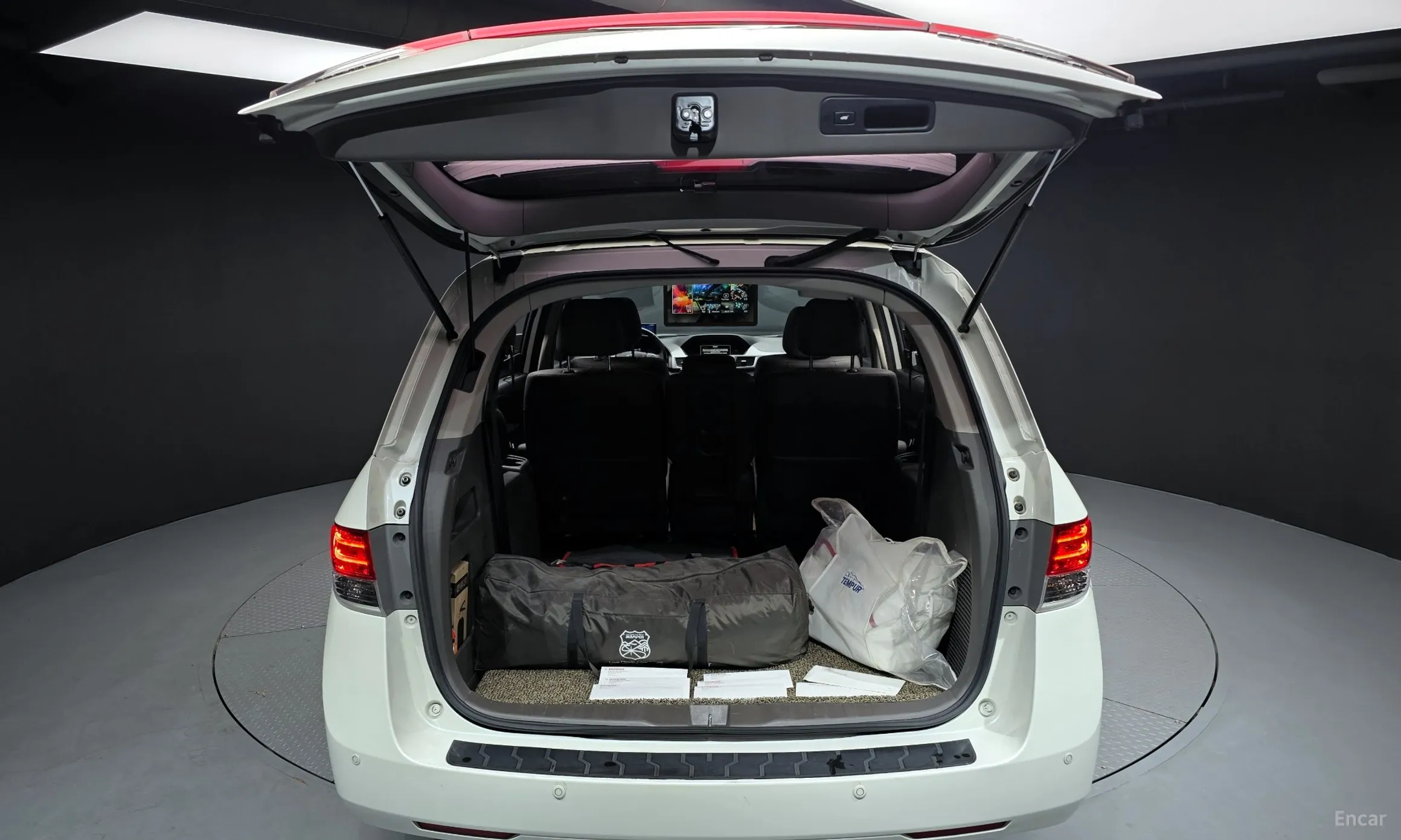 Honda Odyssey превью 20