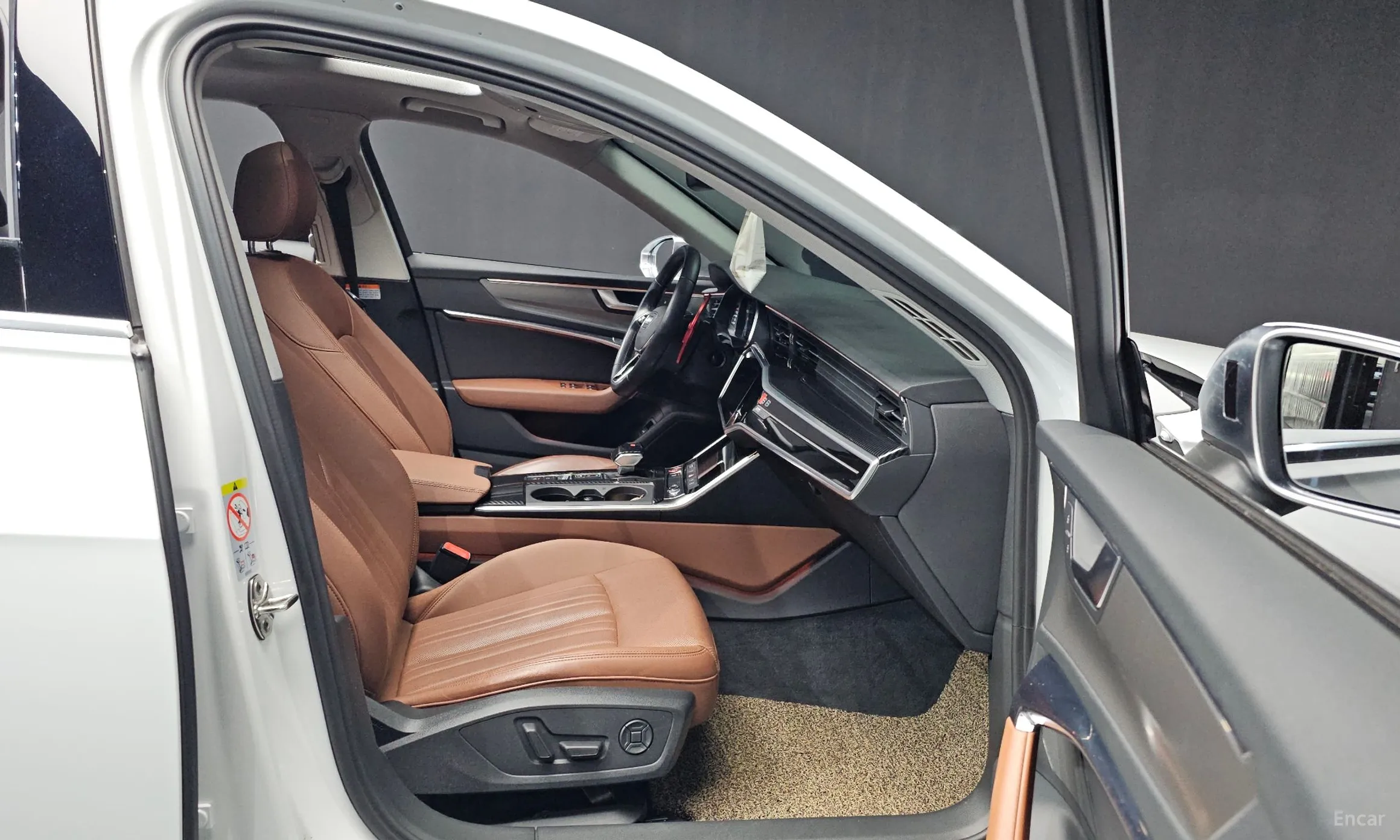 Audi A6 (C8) превью 11