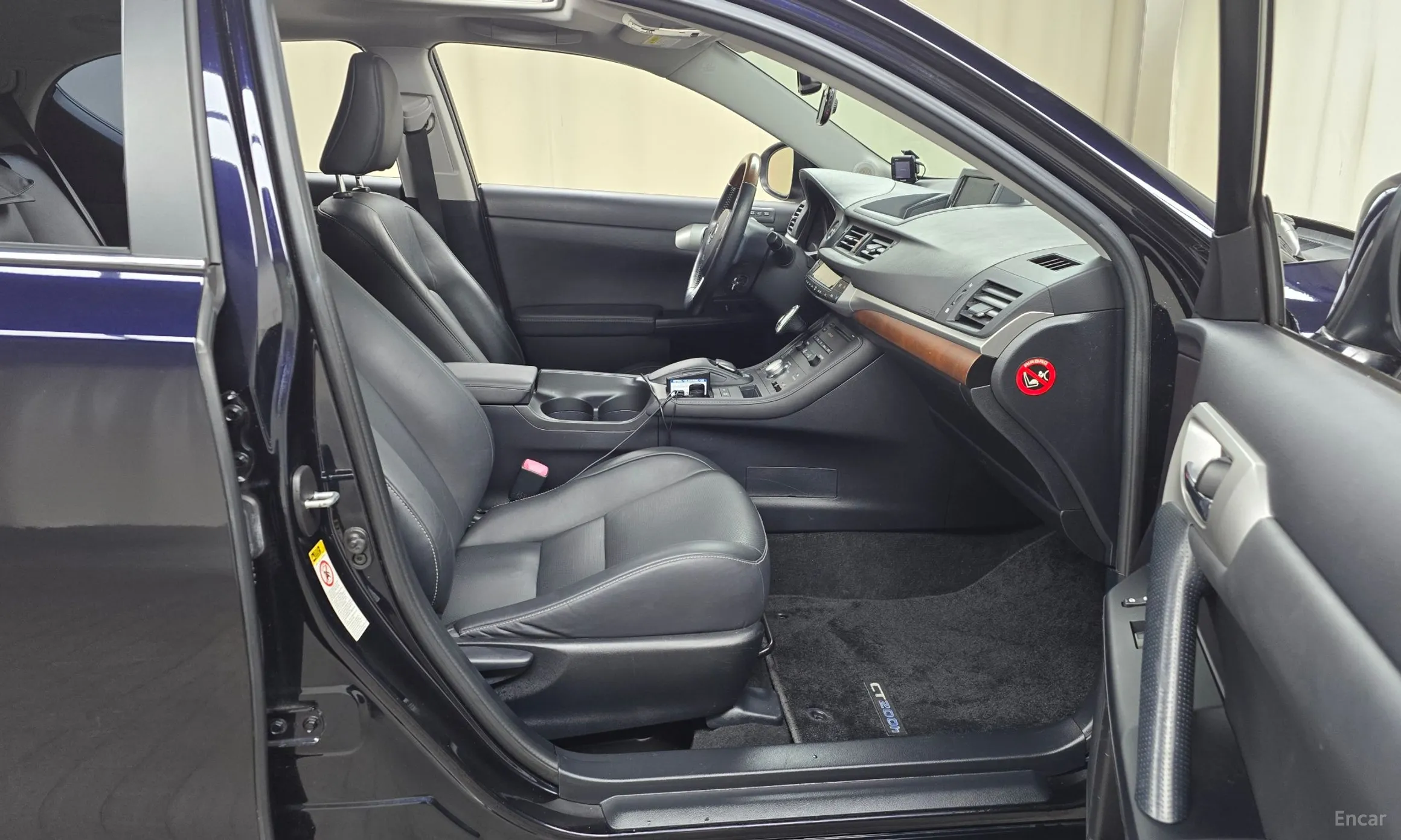 Lexus CT200h превью 11