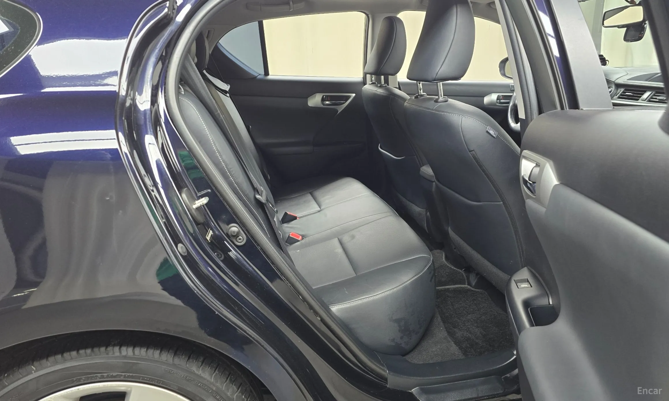 Lexus CT200h превью 12