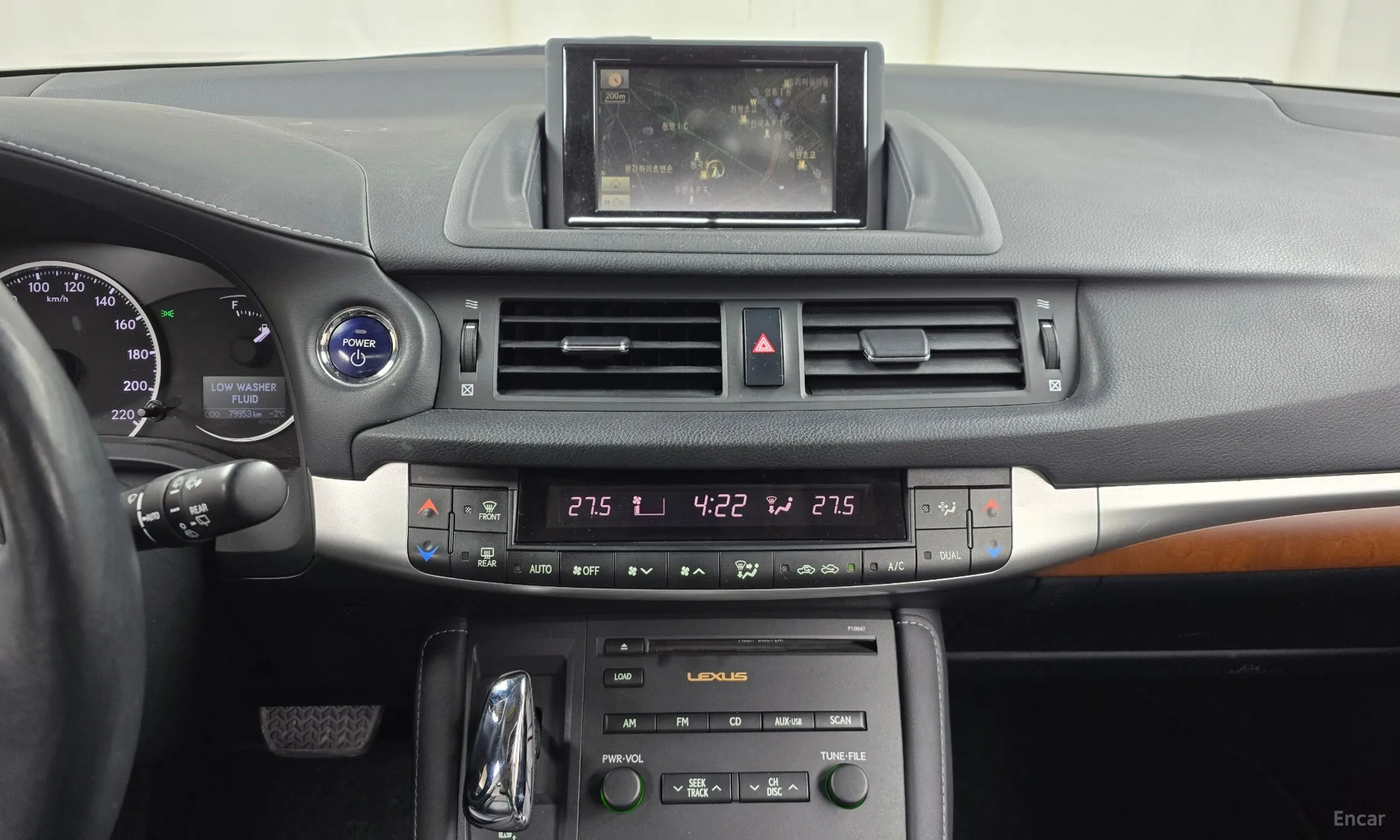 Lexus CT200h превью 14