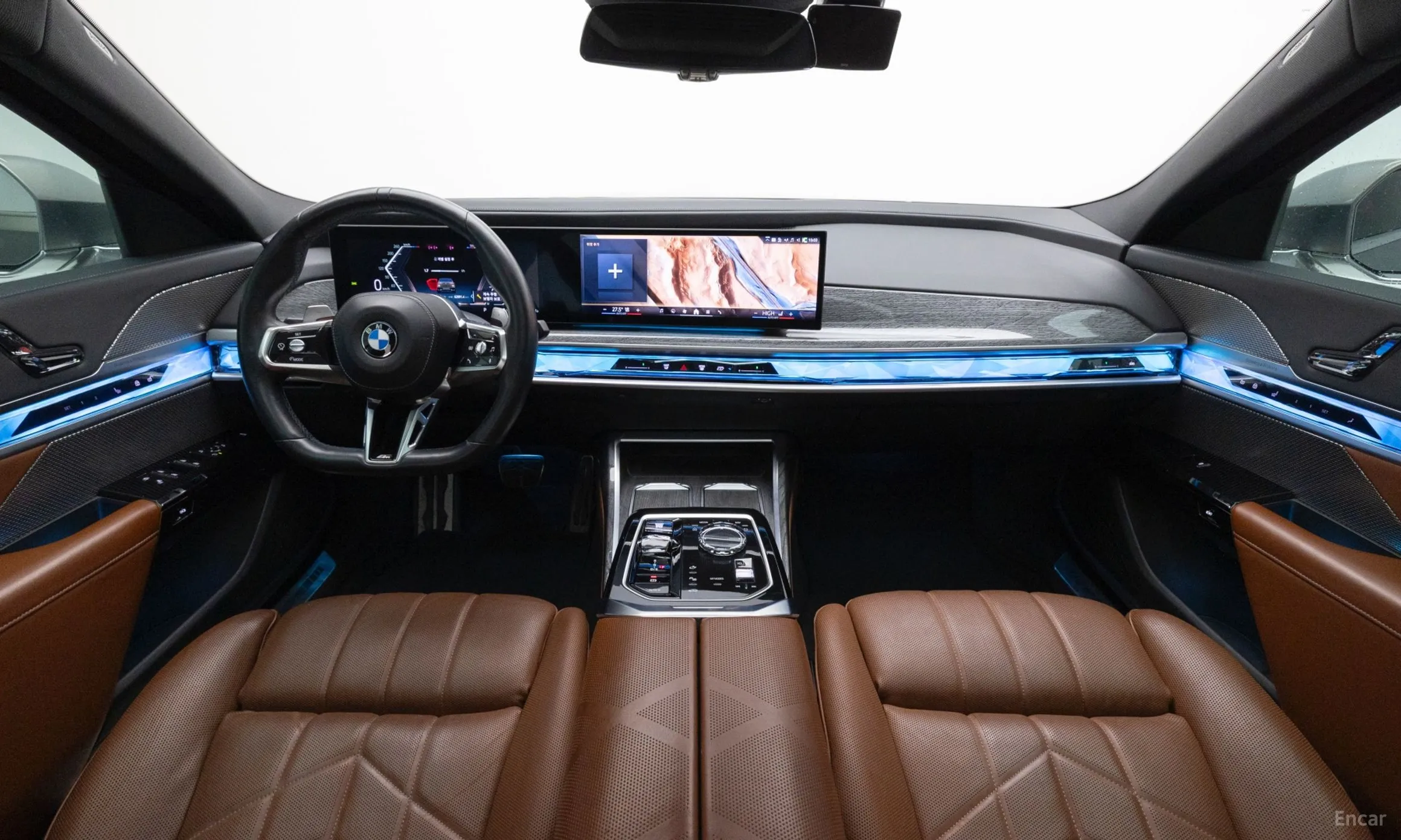 BMW 7 Series (G70) превью 7