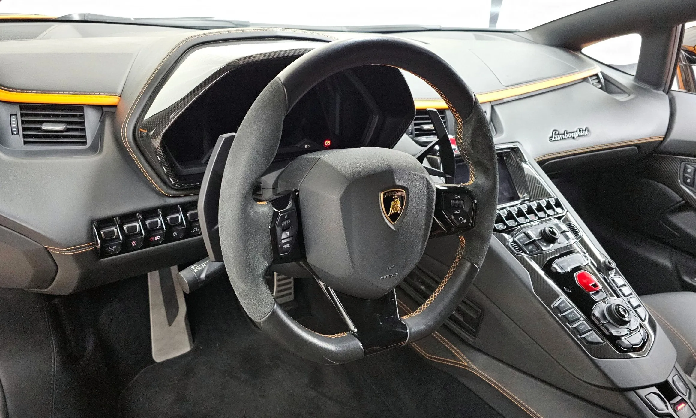 Lamborghini Aventador превью 12