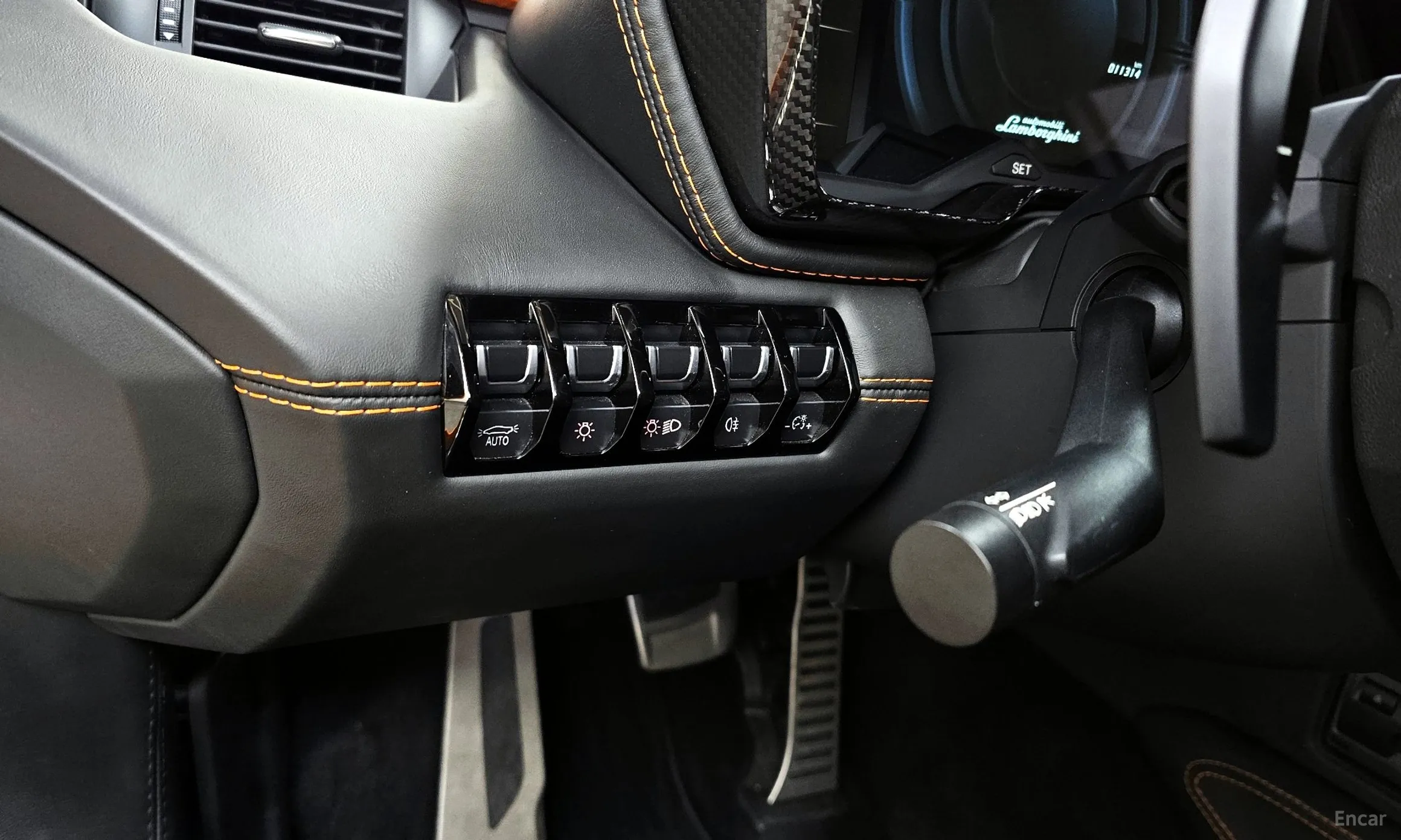 Lamborghini Aventador превью 16