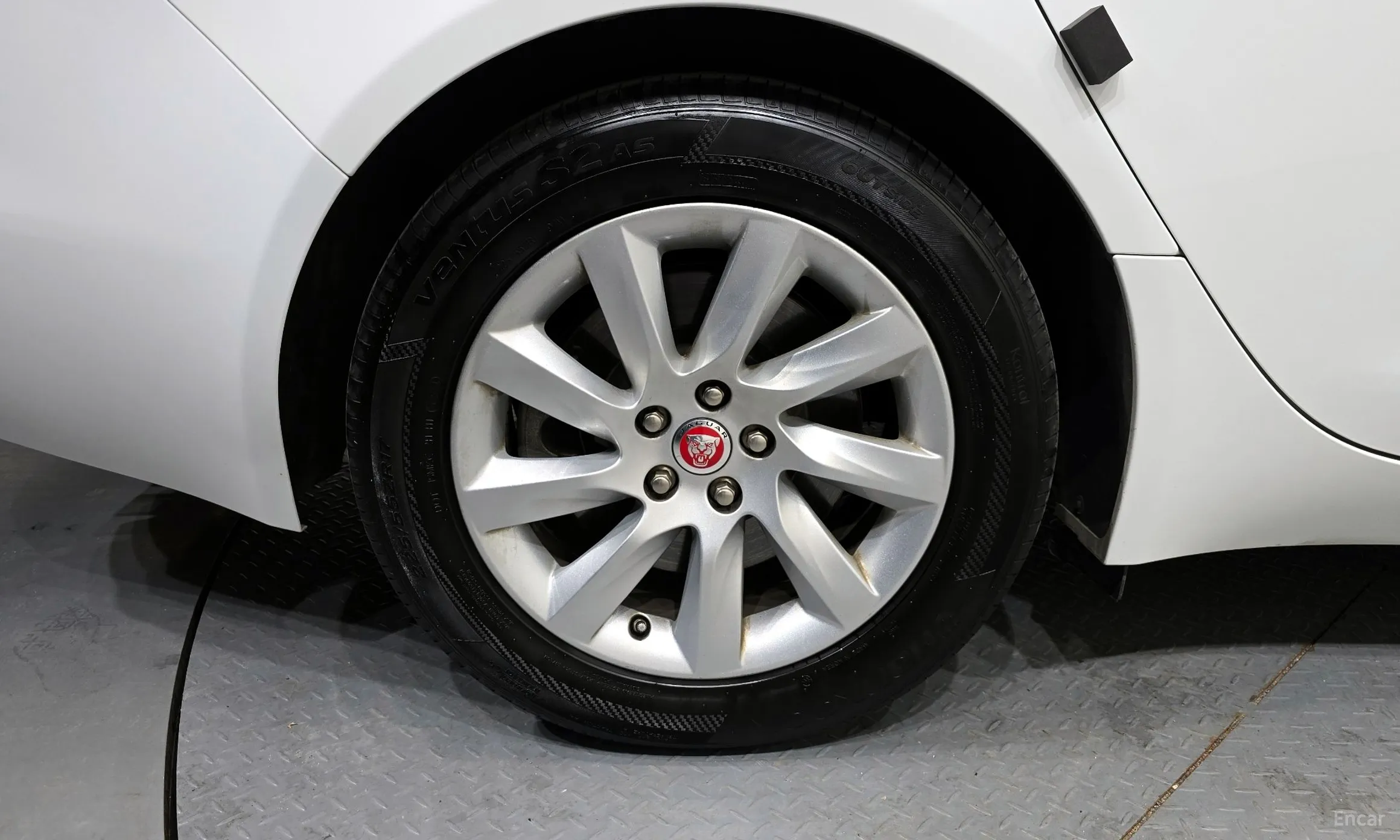 Jaguar XF (x260) превью 5