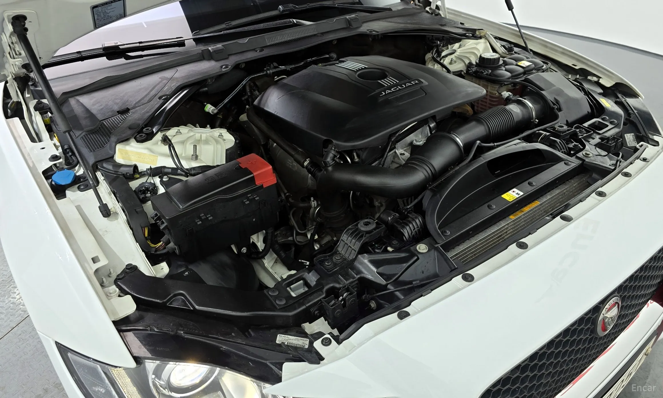 Jaguar XF (x260) превью 6