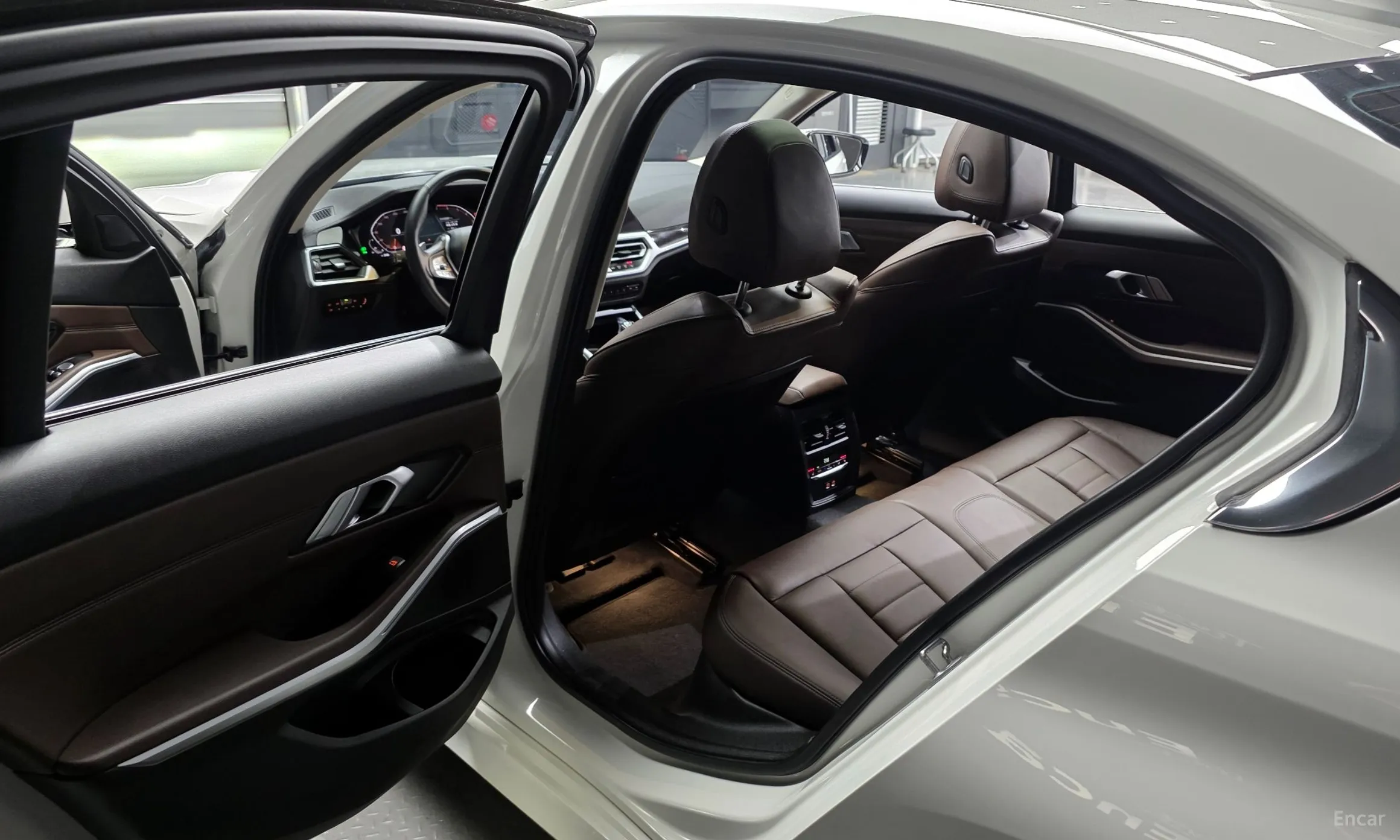 BMW 3 Series (G20) превью 11