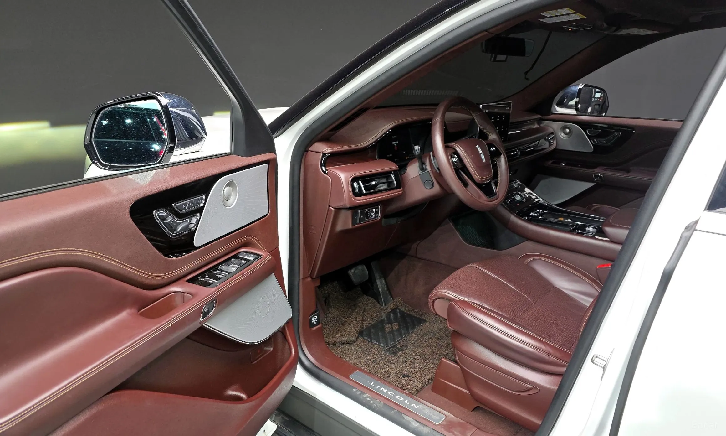 Lincoln Aviator 2nd Generation превью 10