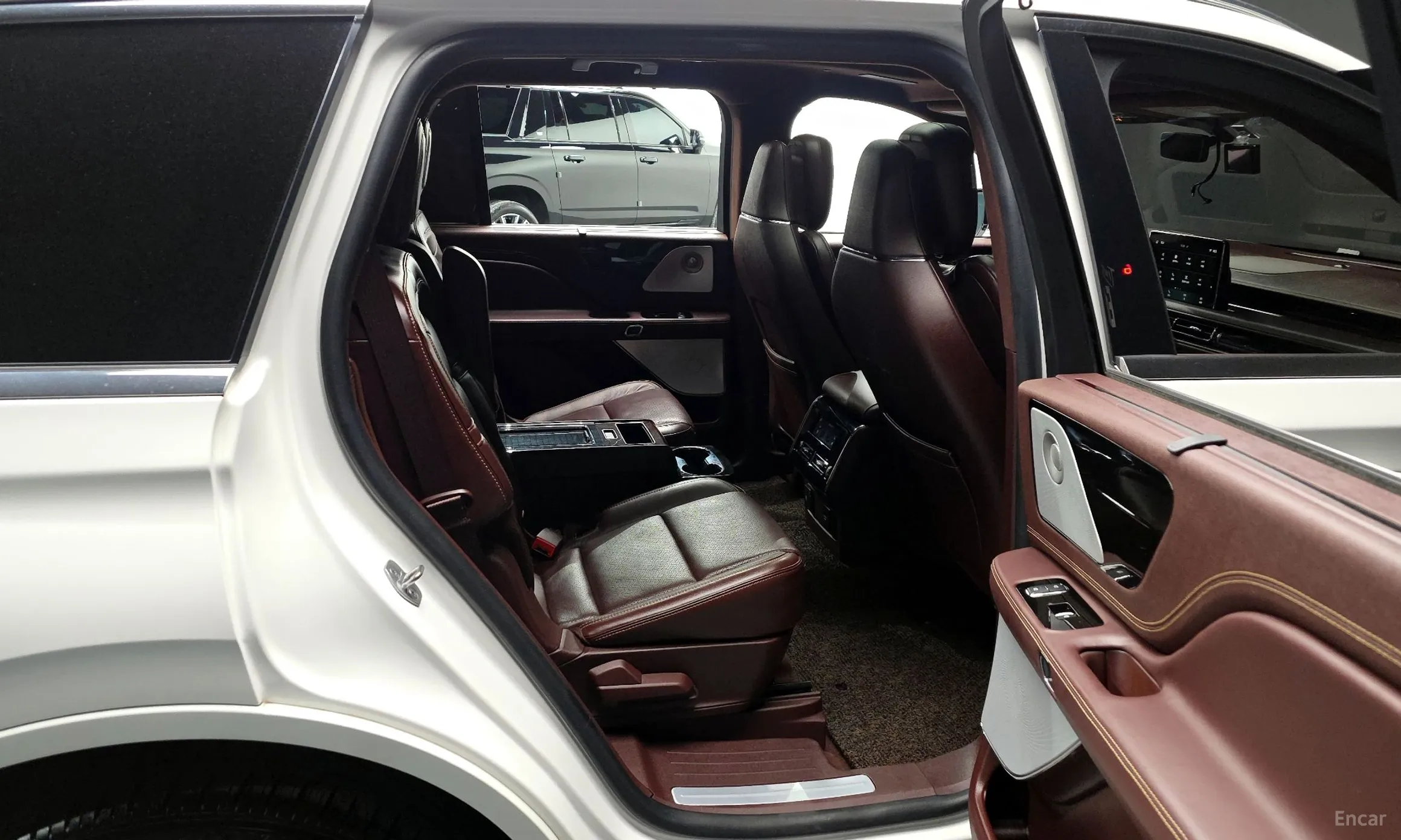 Lincoln Aviator 2nd Generation превью 12