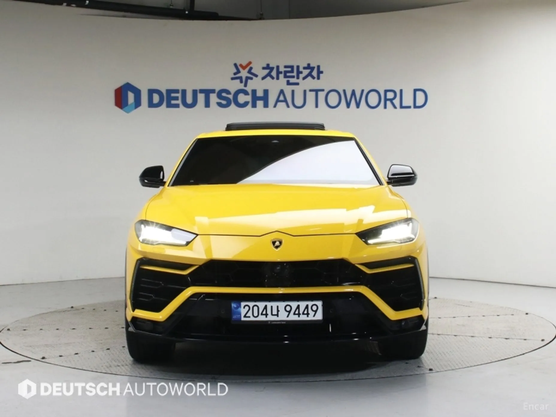 Lamborghini Urus превью 3