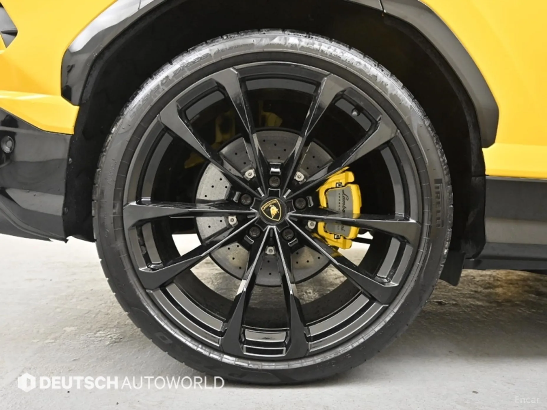 Lamborghini Urus превью 5