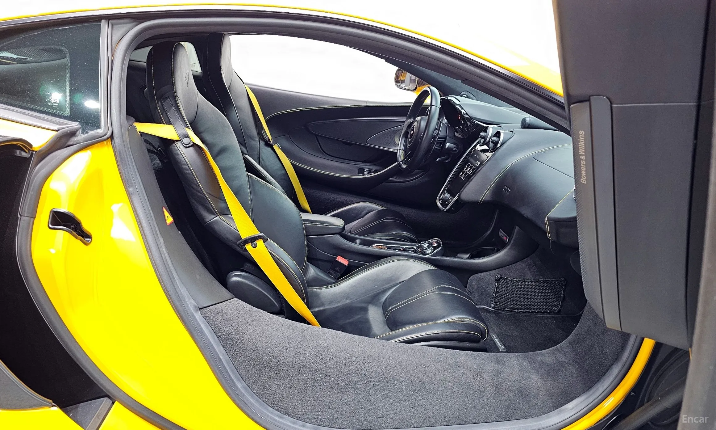McLaren 570S превью 11