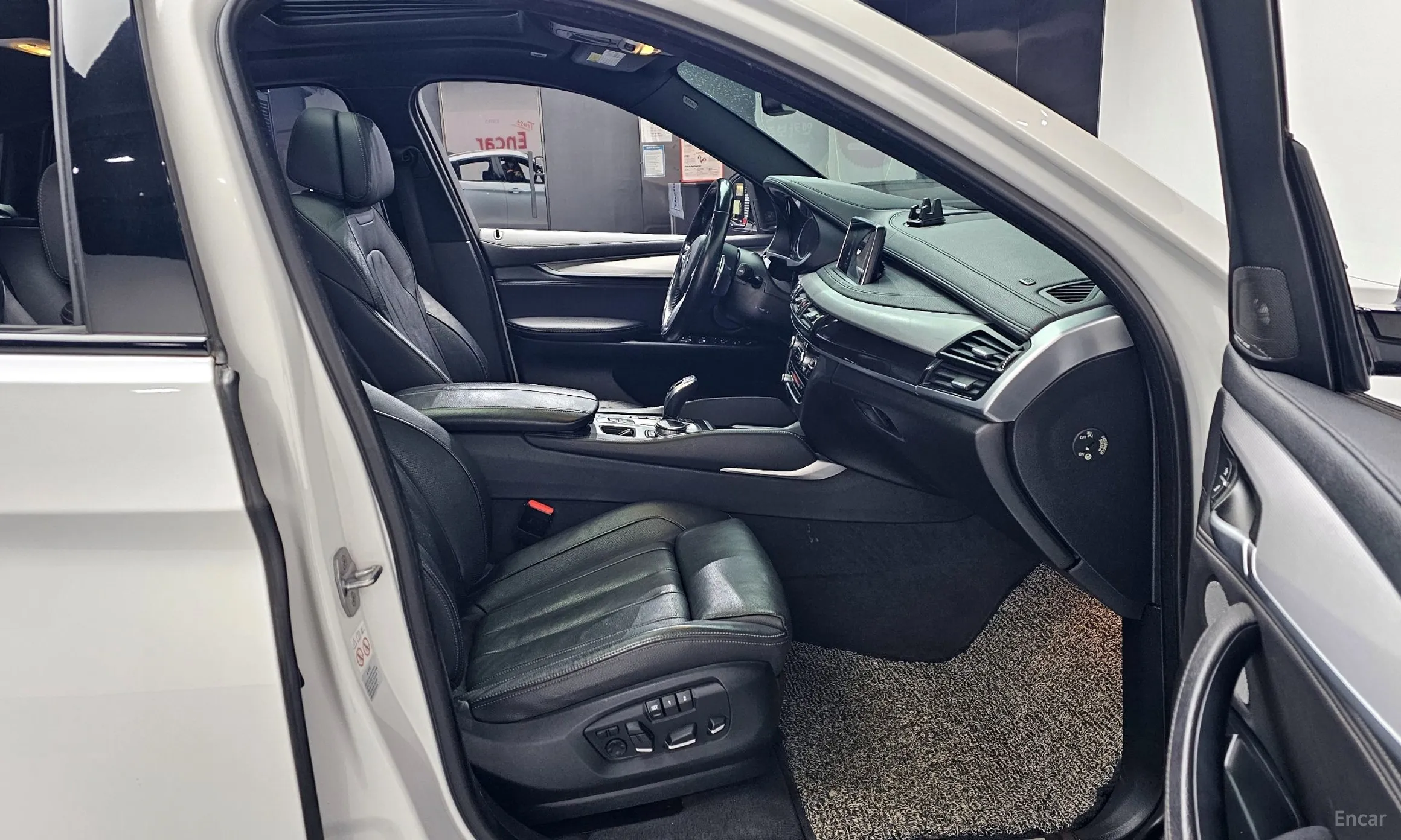 BMW X6 (F16) превью 10