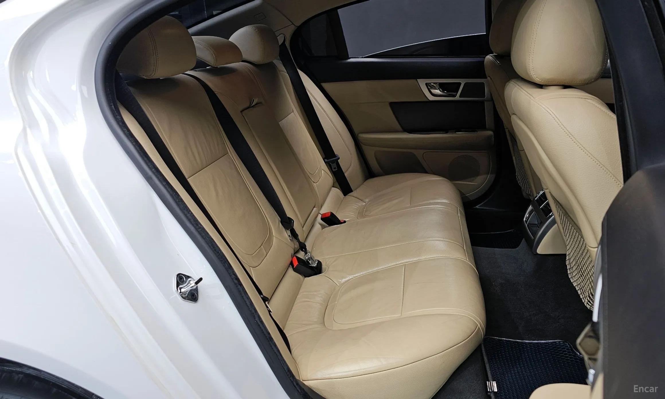 Jaguar New XF превью 12