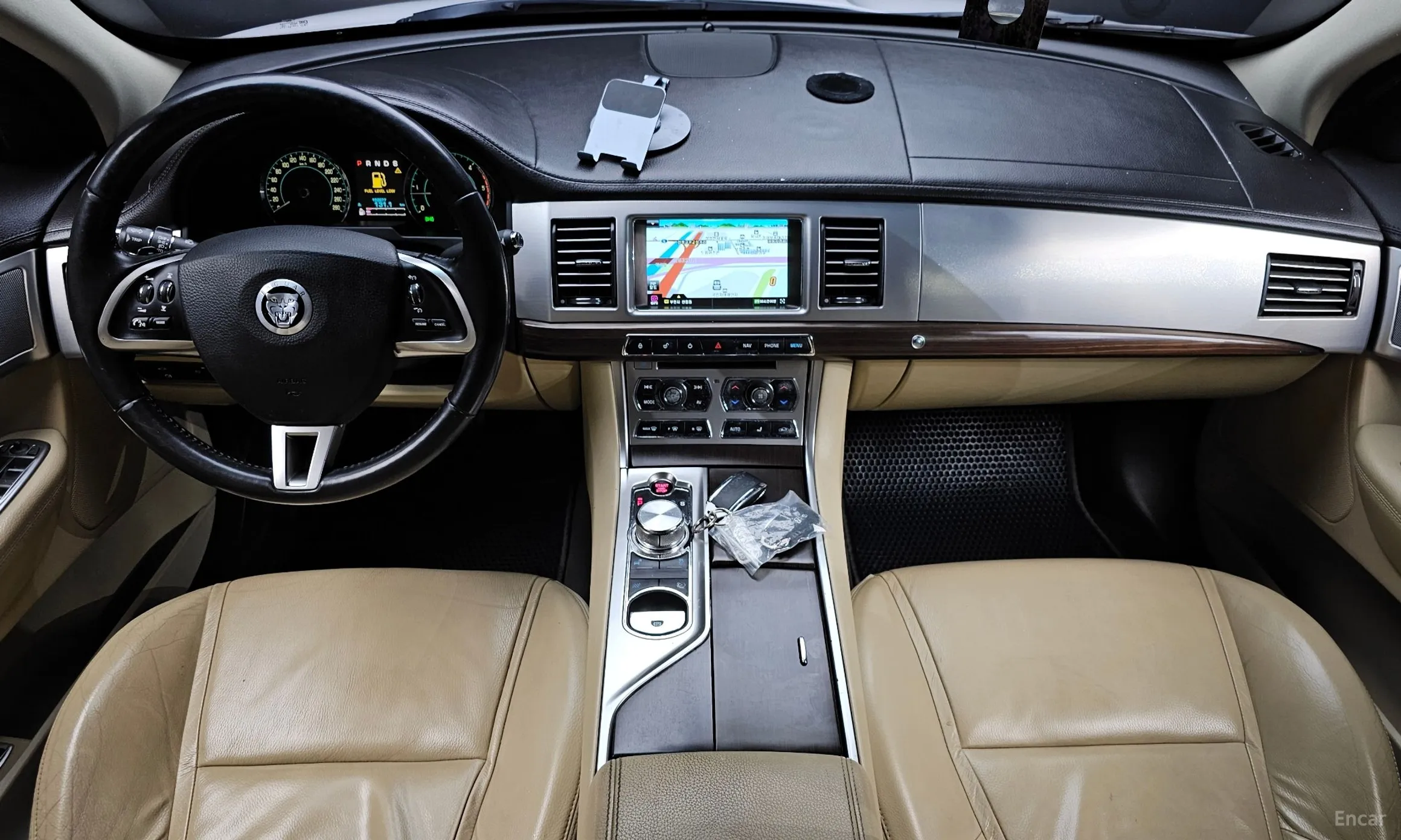 Jaguar New XF превью 7