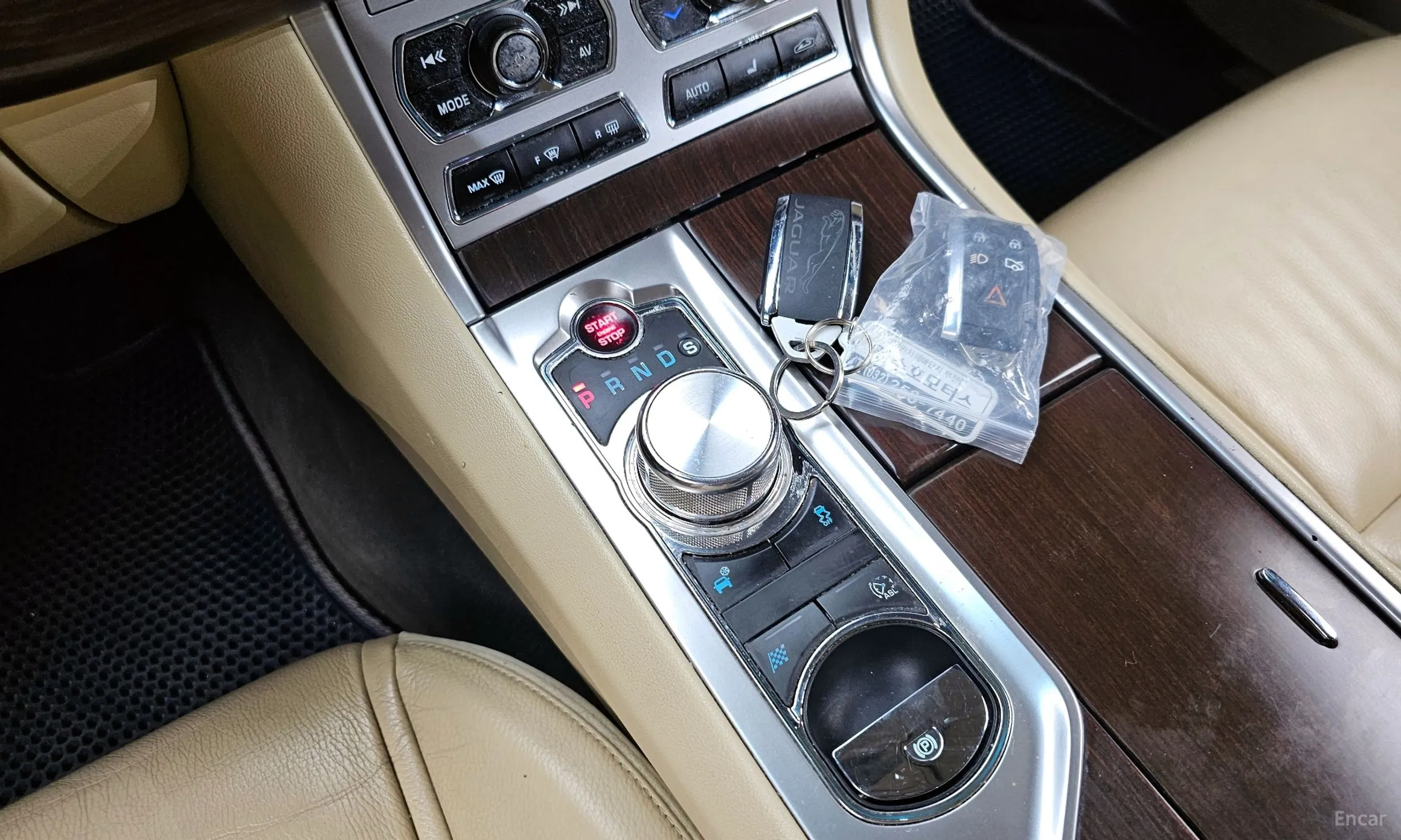 Jaguar New XF превью 9