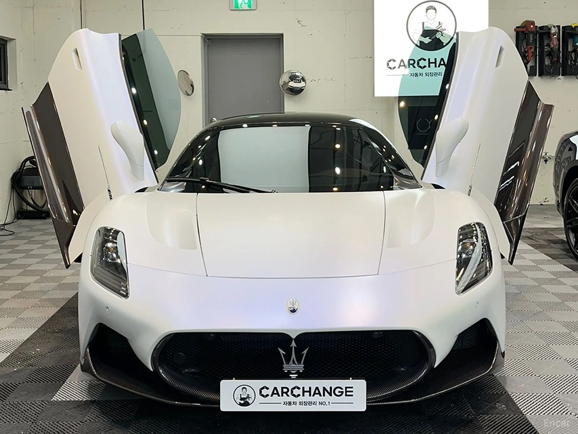 Maserati MC20 превью 2