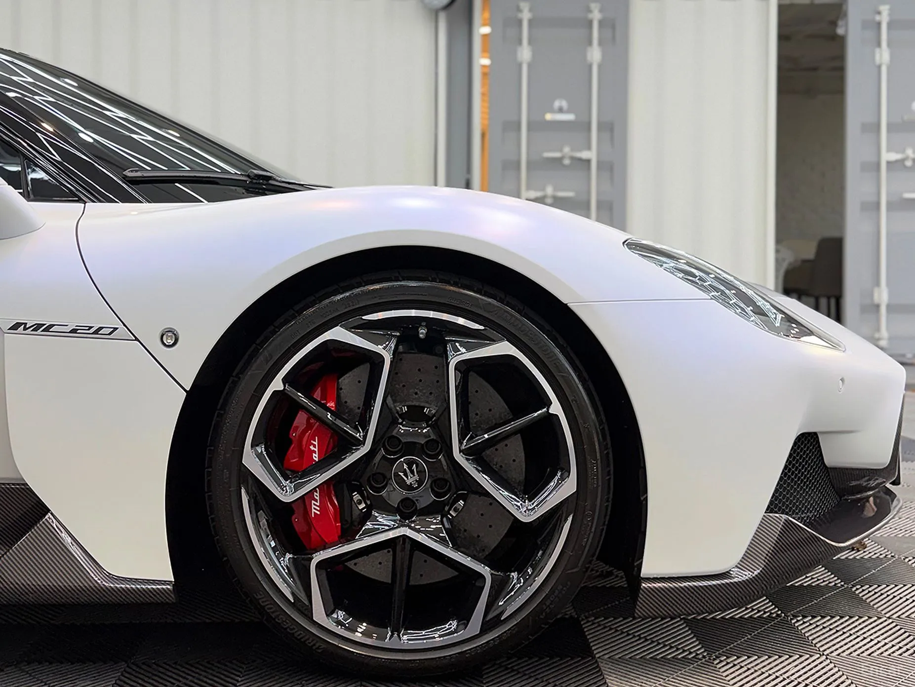 Maserati MC20 превью 4