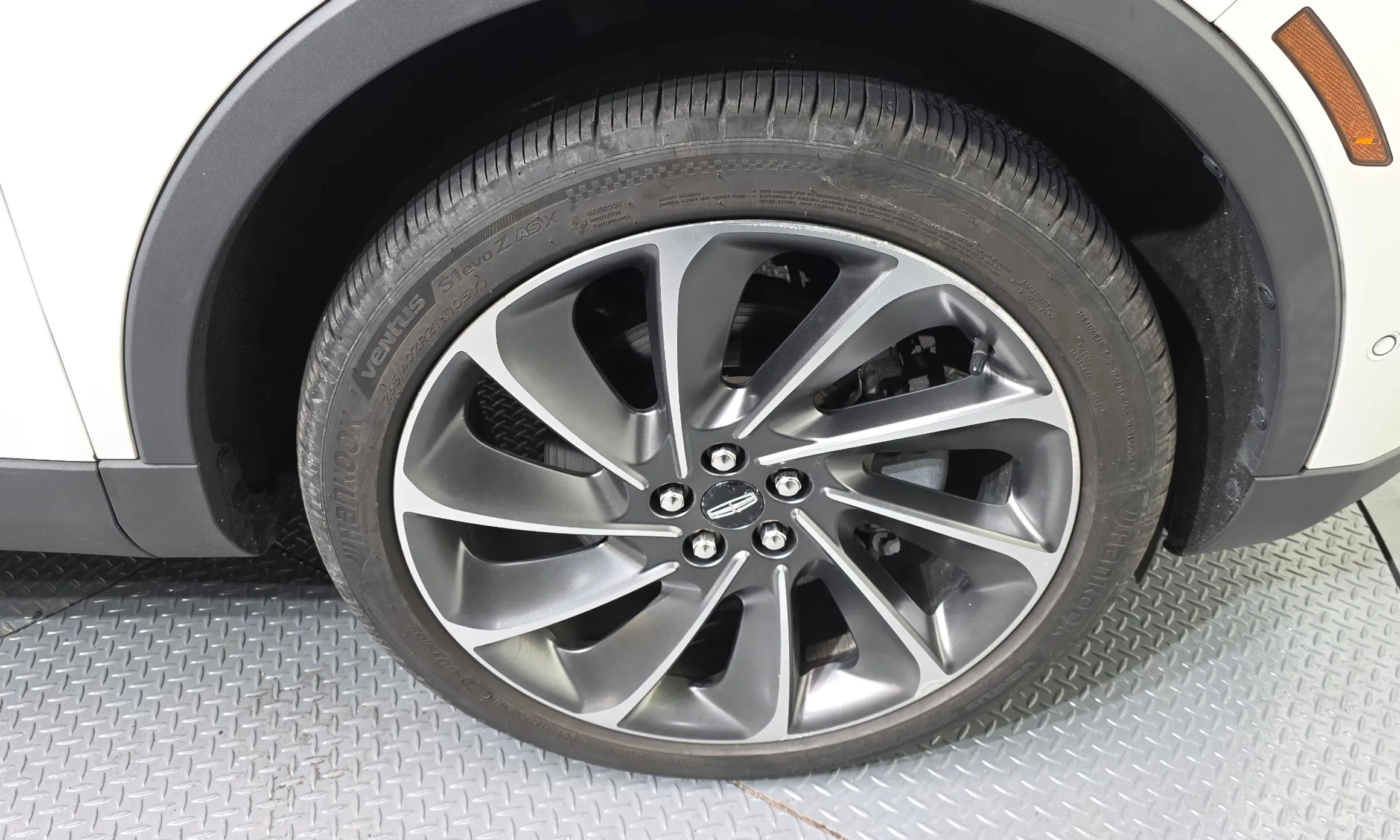 Lincoln Nautilus Gen 1 превью 5