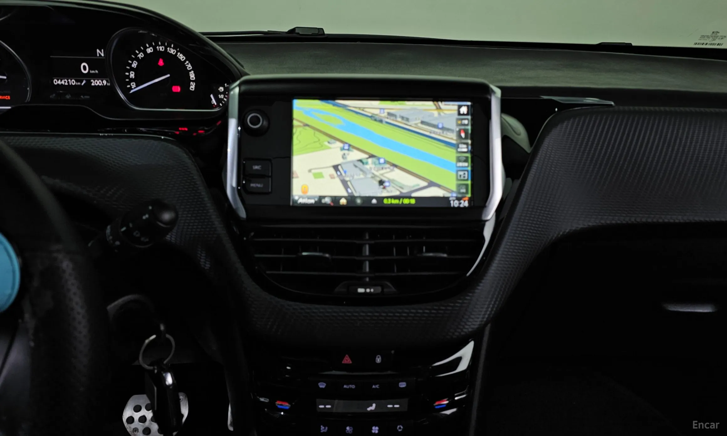 Peugeot 2008. превью 14