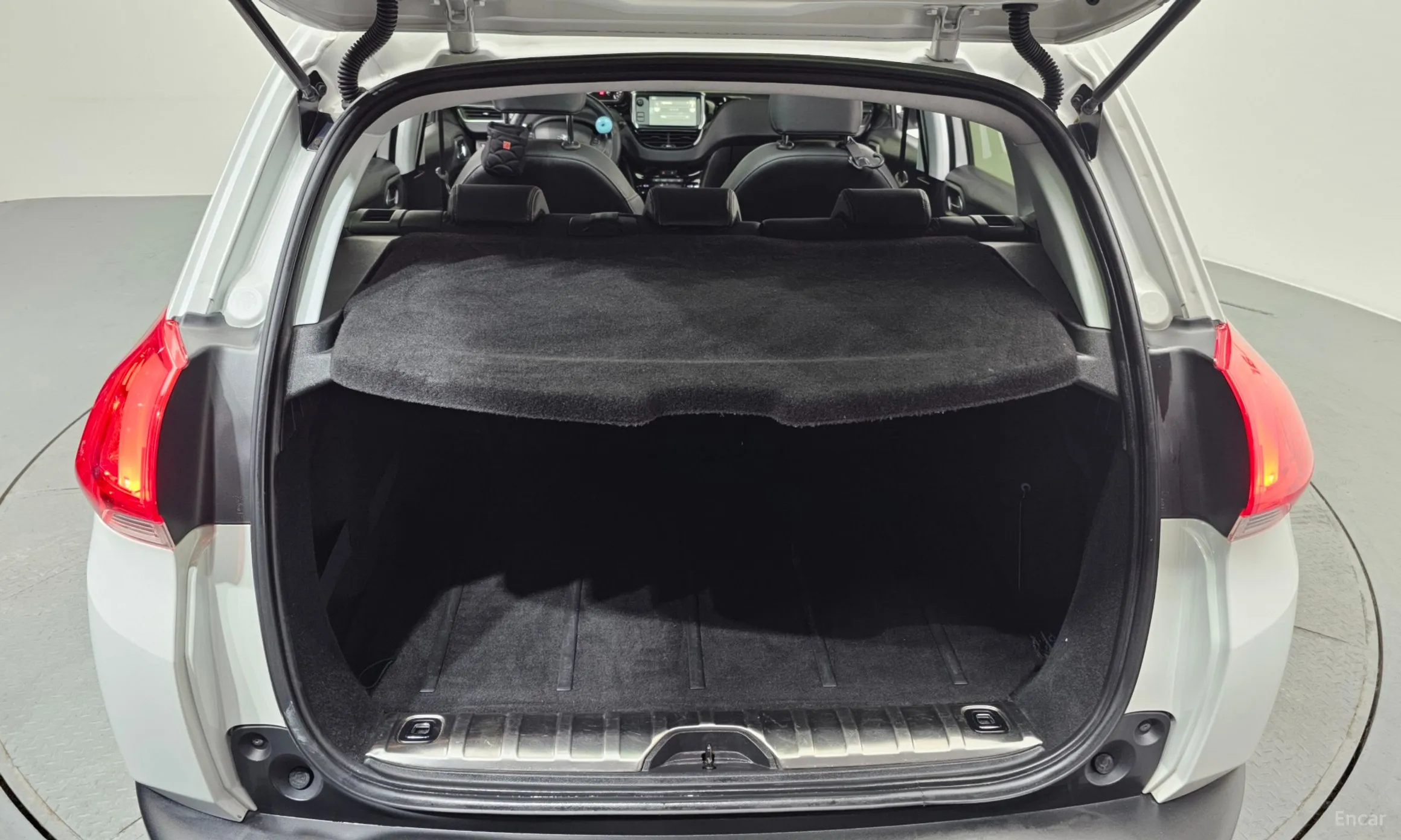 Peugeot 2008. превью 20