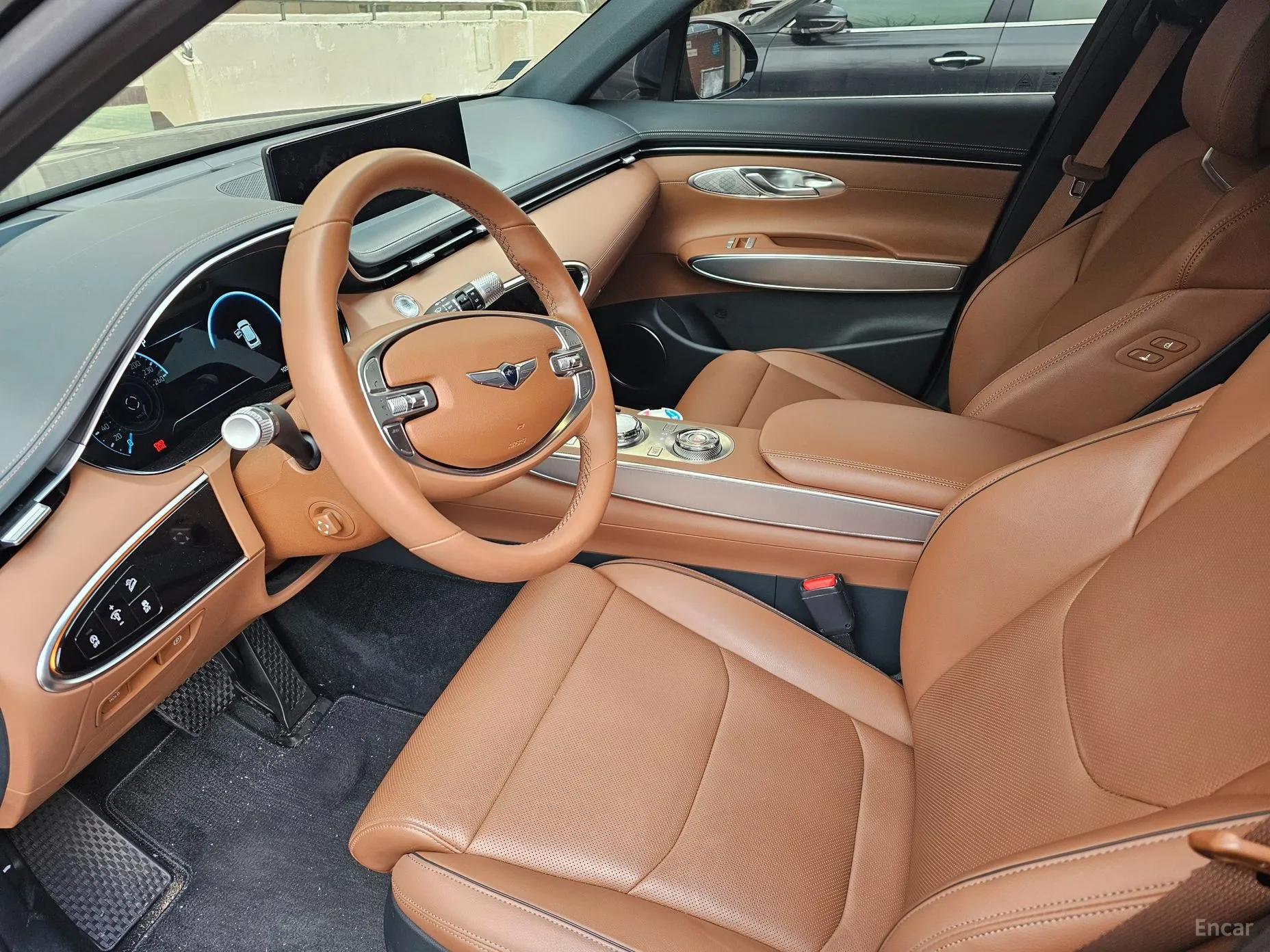 Genesis GV70 превью 9
