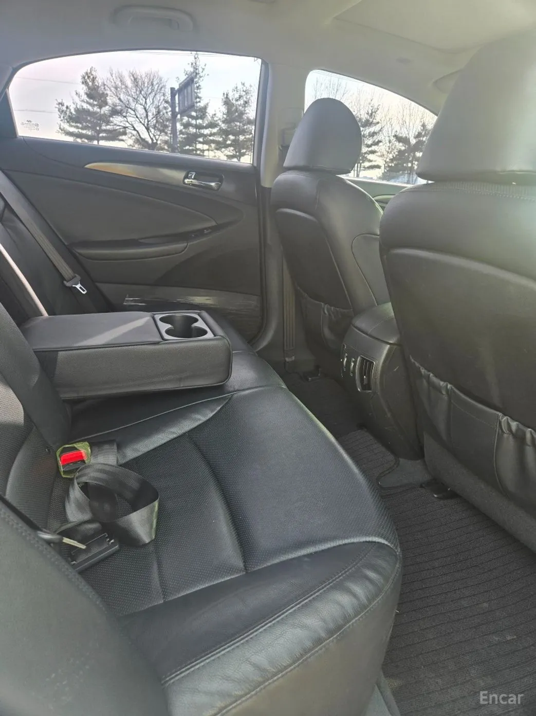 Hyundai YF Sonata превью 10