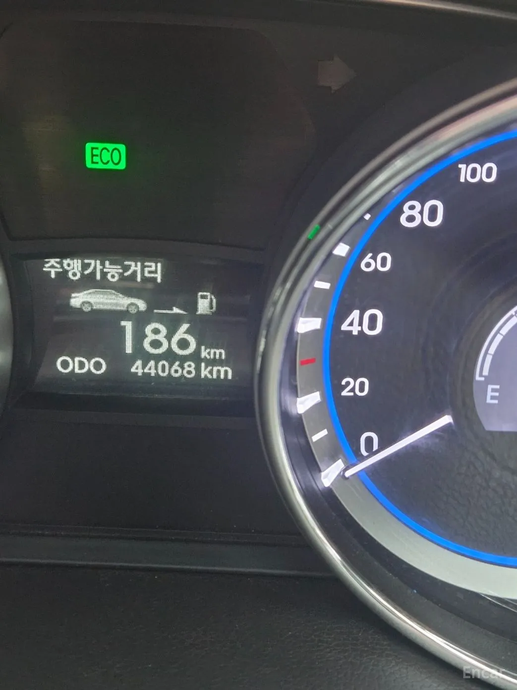 Hyundai YF Sonata превью 8