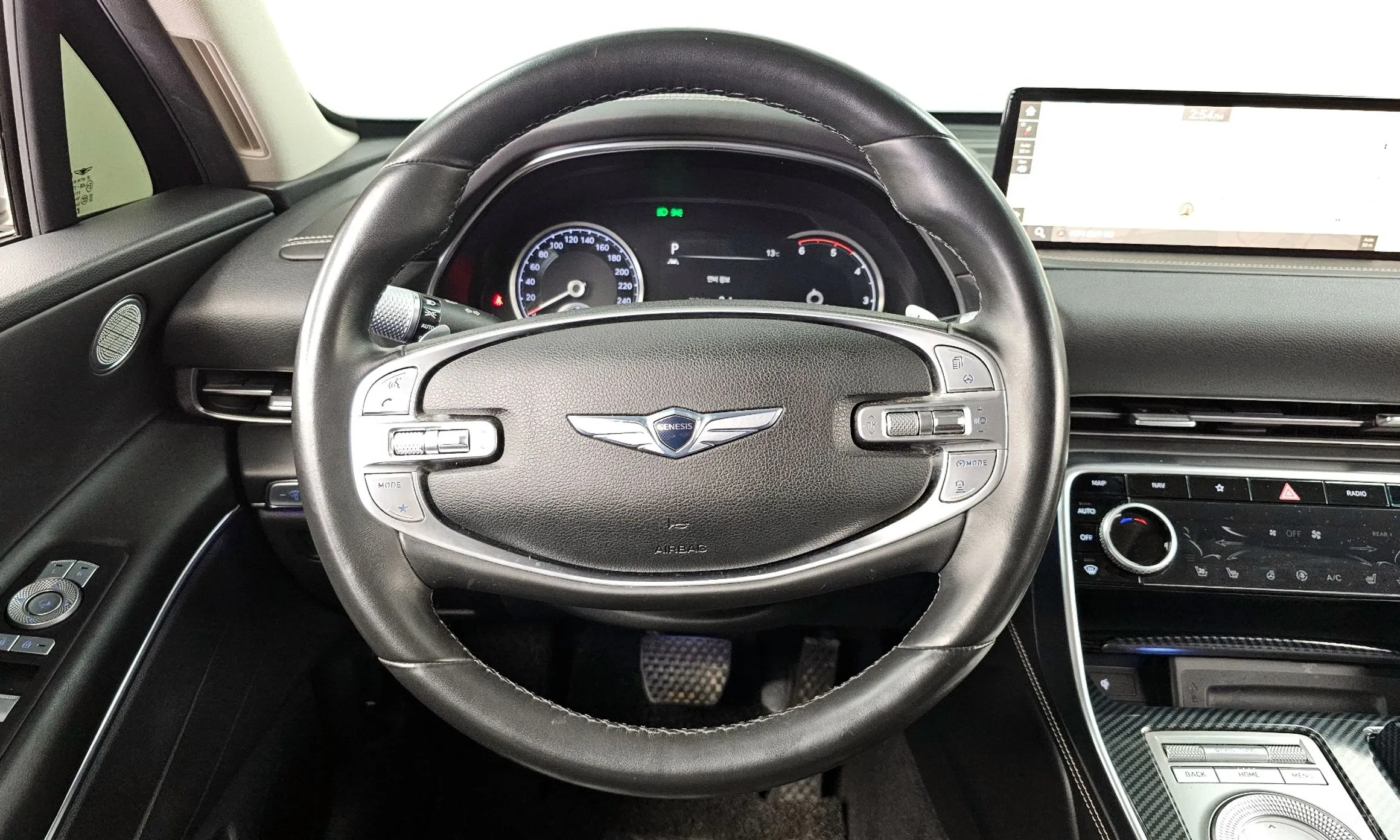 Genesis GV80 превью 13