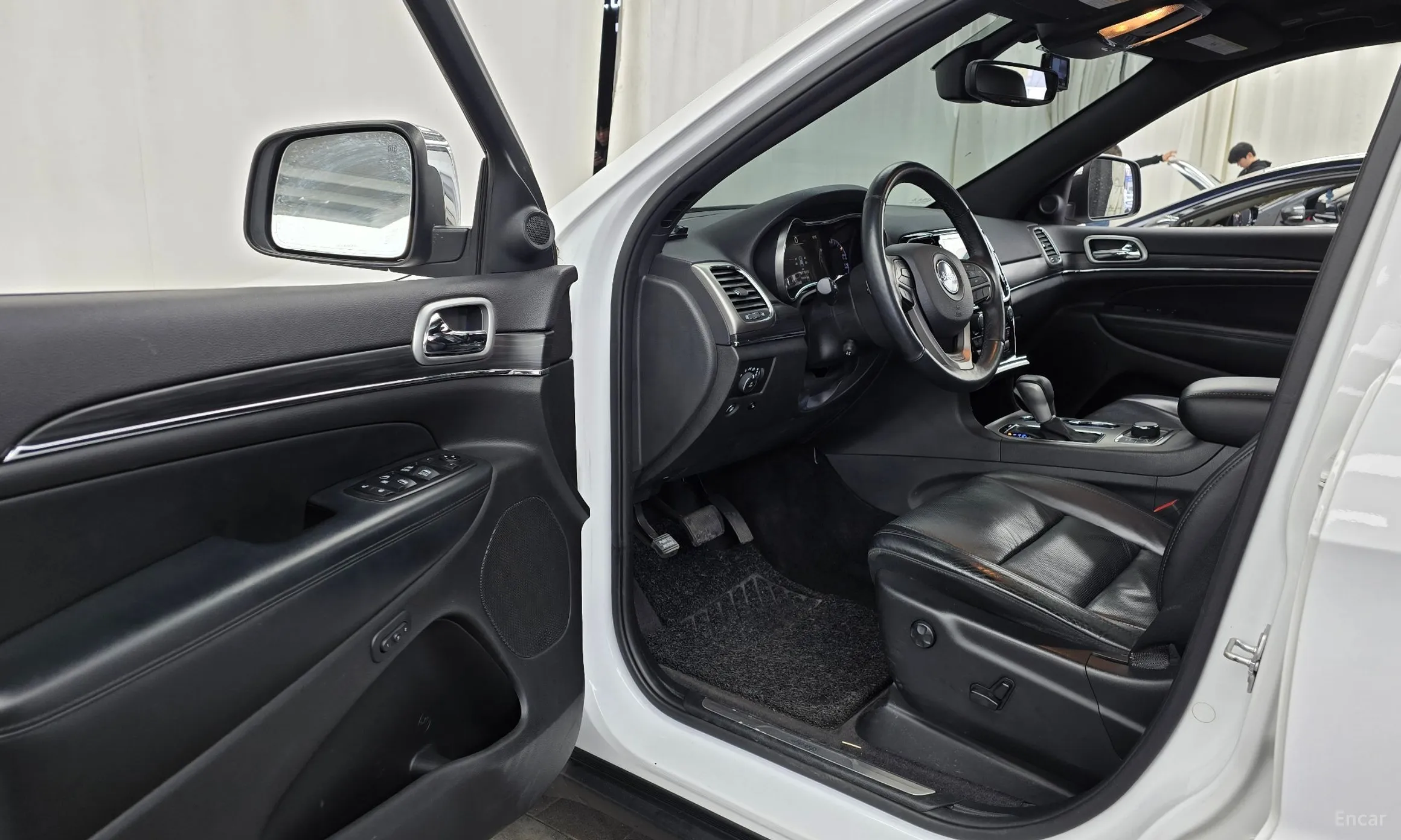 Jeep Grand Cherokee превью 10