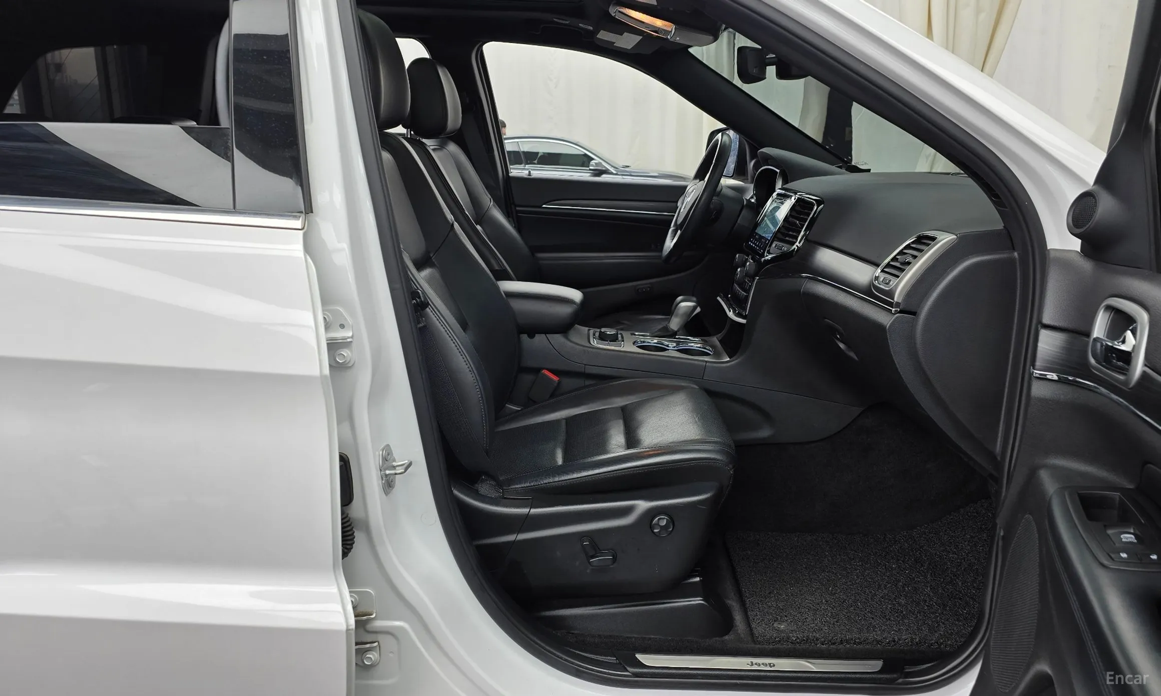 Jeep Grand Cherokee превью 11