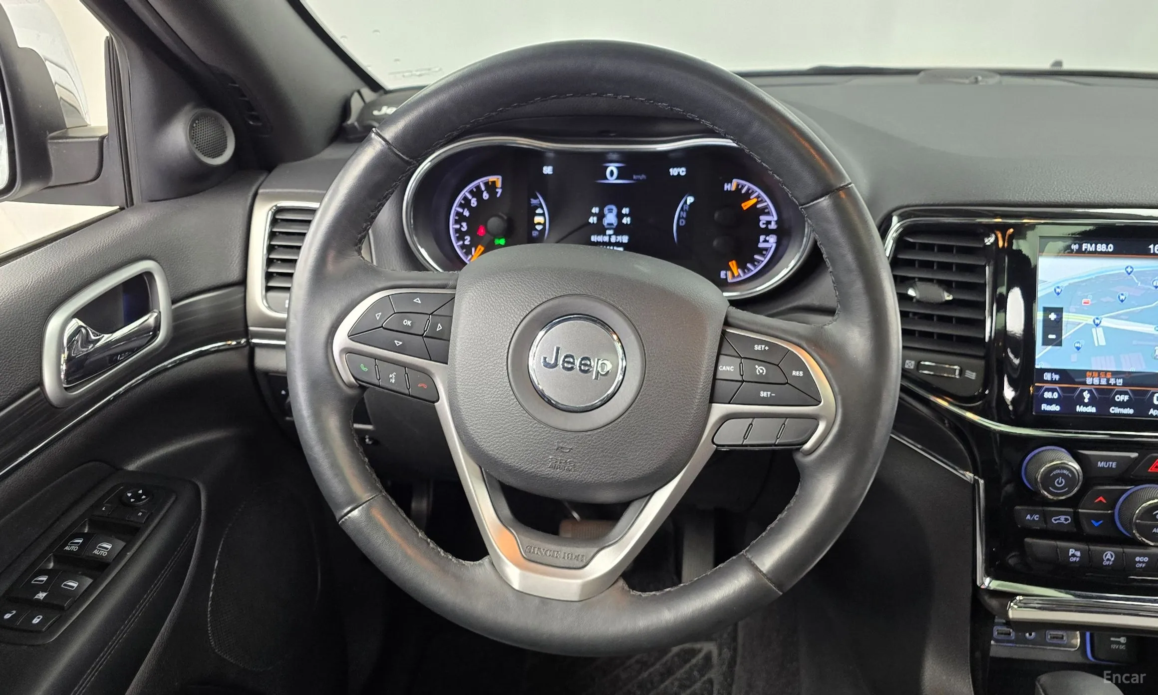 Jeep Grand Cherokee превью 13