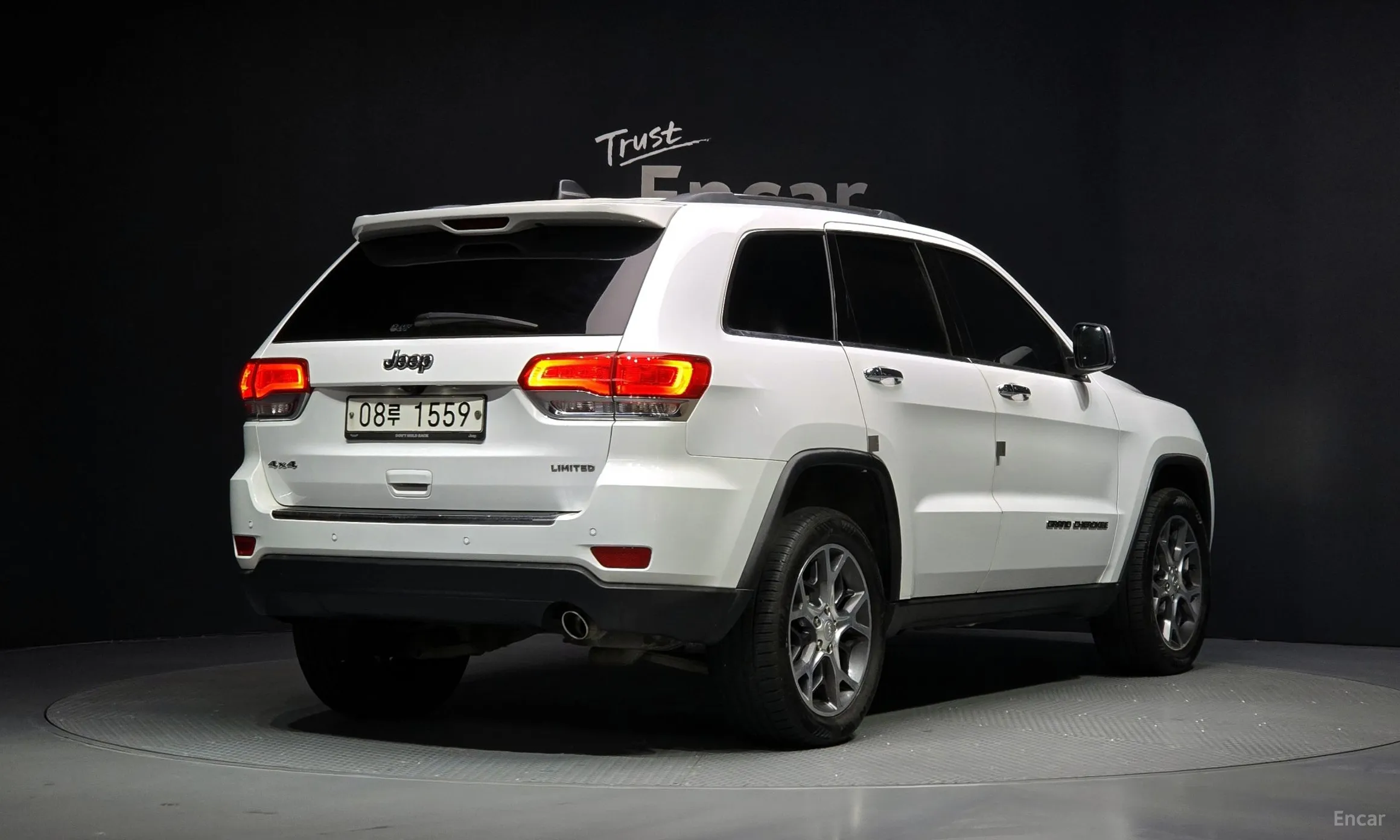 Jeep Grand Cherokee превью 2