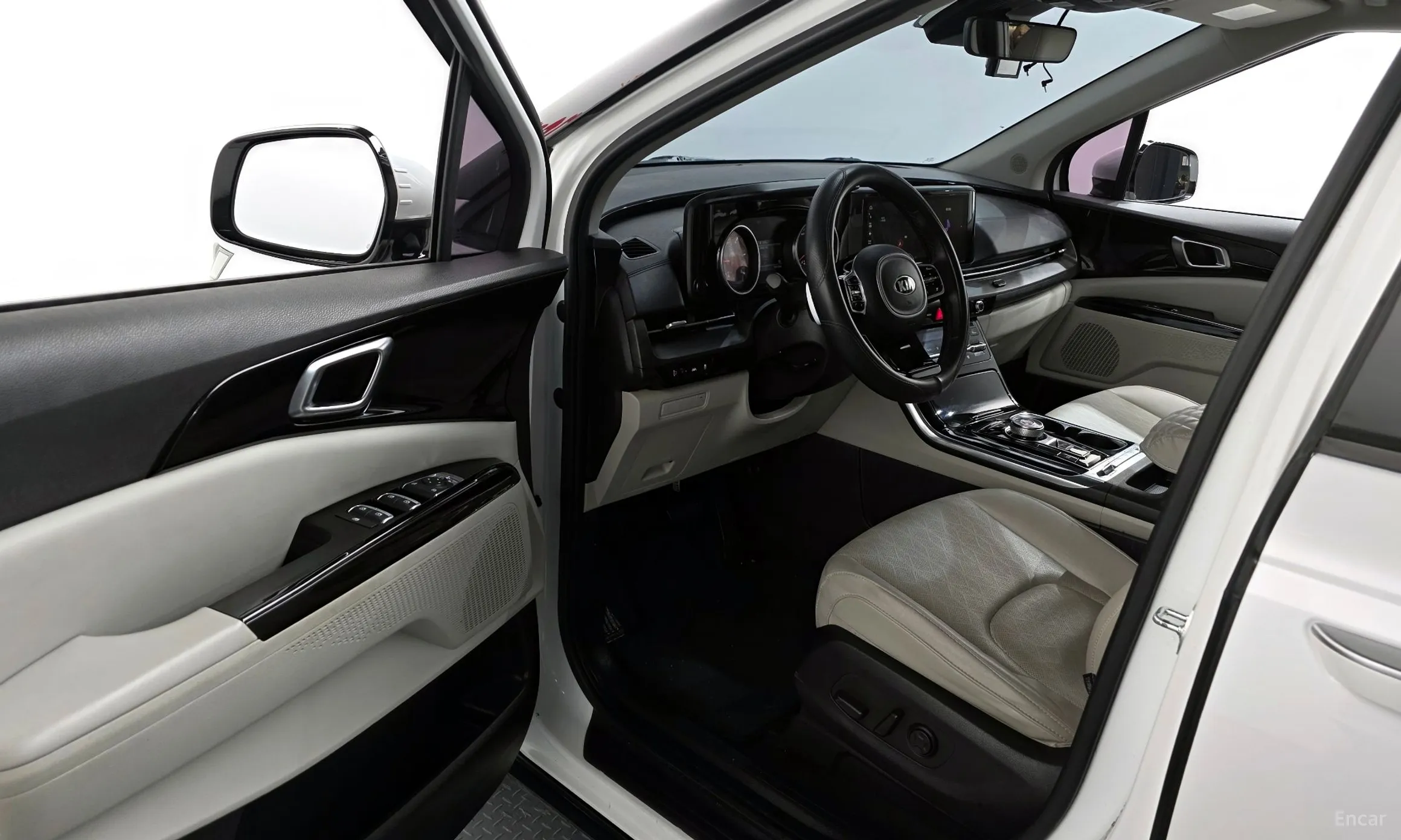 Kia Carnival Gen 4 превью 10