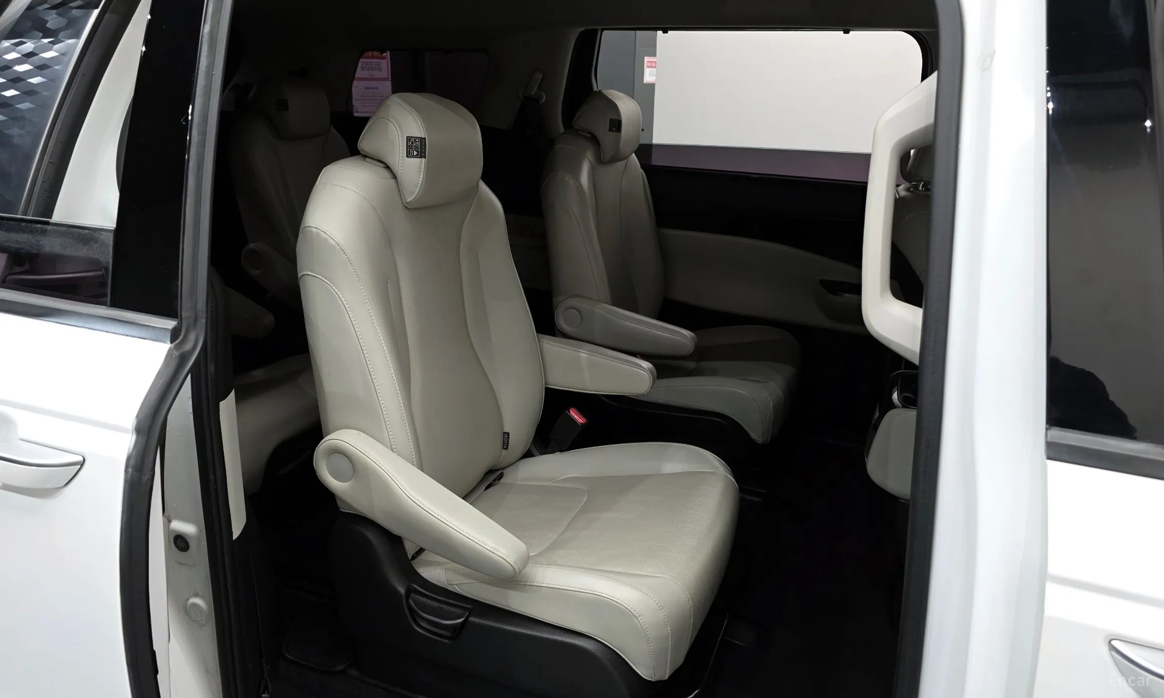 Kia Carnival Gen 4 превью 12