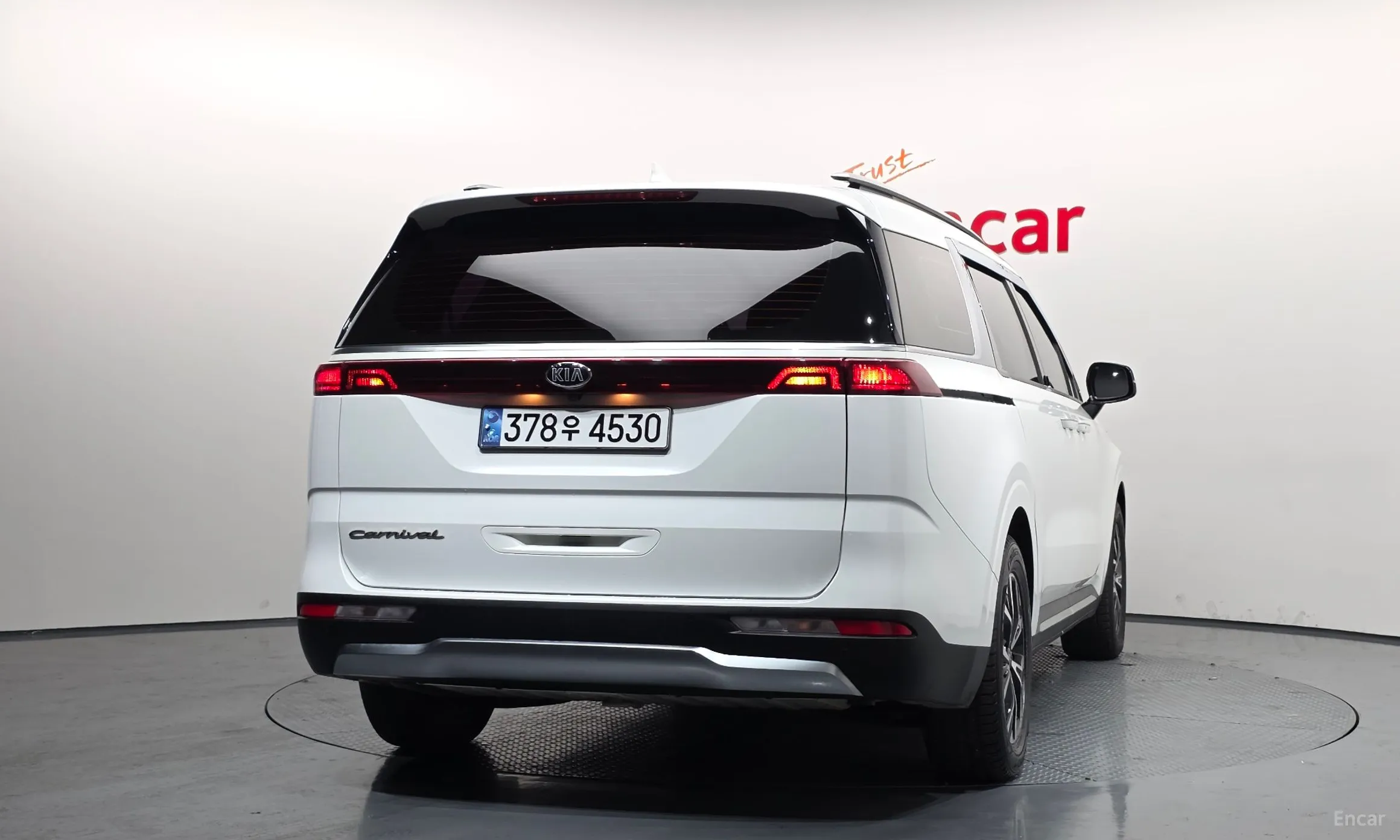 Kia Carnival Gen 4 превью 4